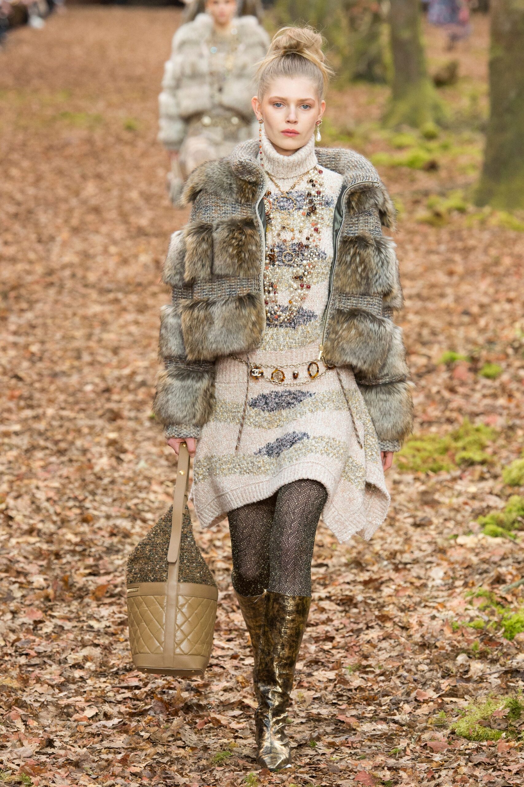 Chanel F/W 18 Look 41
