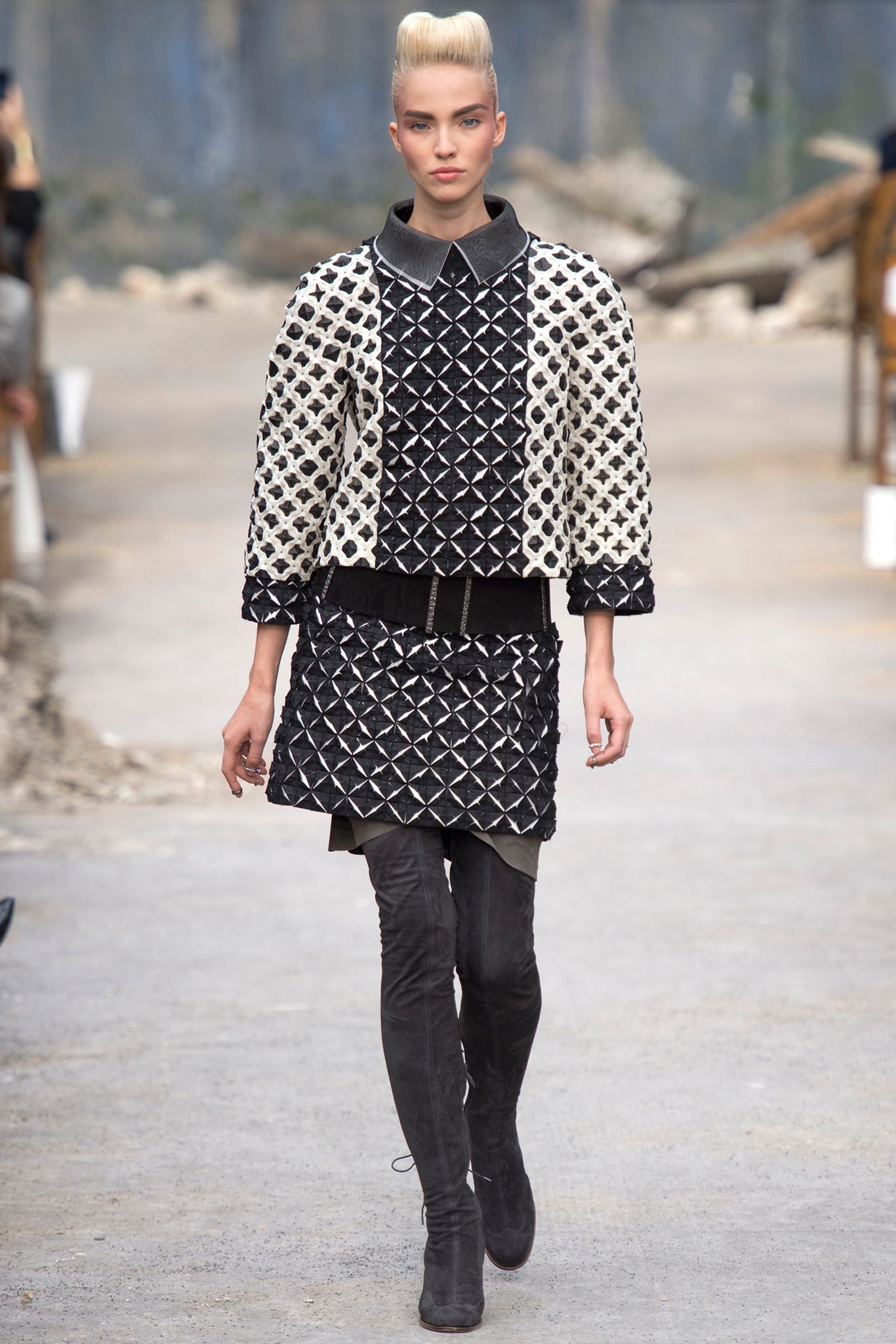 Chanel F/W 13 Couture Look 417