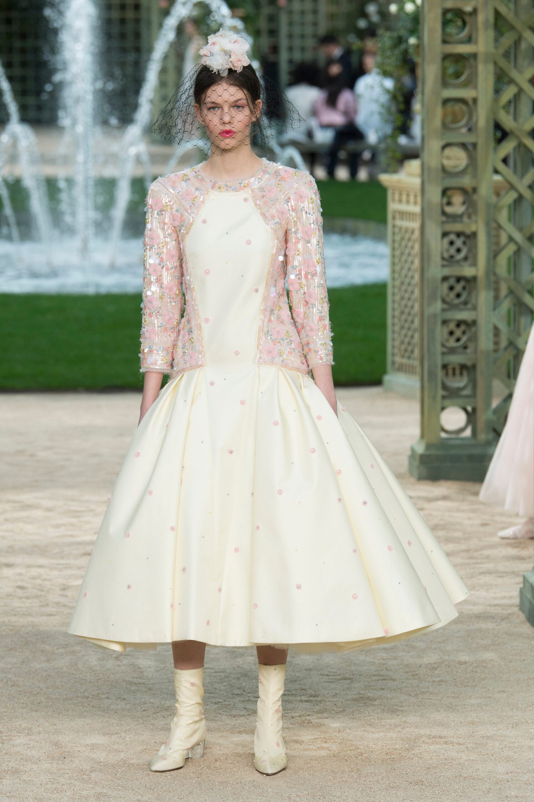 Chanel S/S 18 Couture Look 712