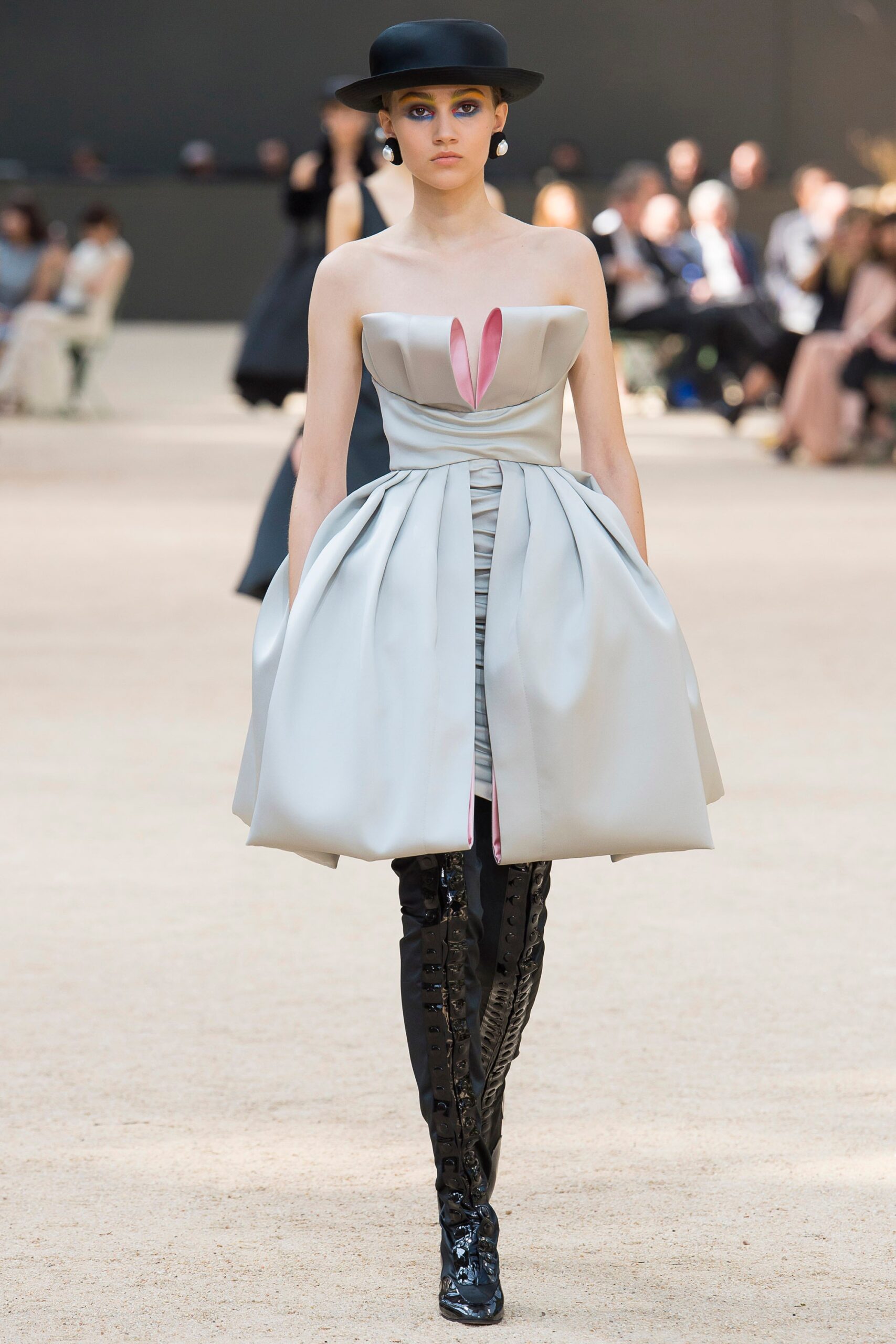 Chanel F/W 17 Couture Look 636