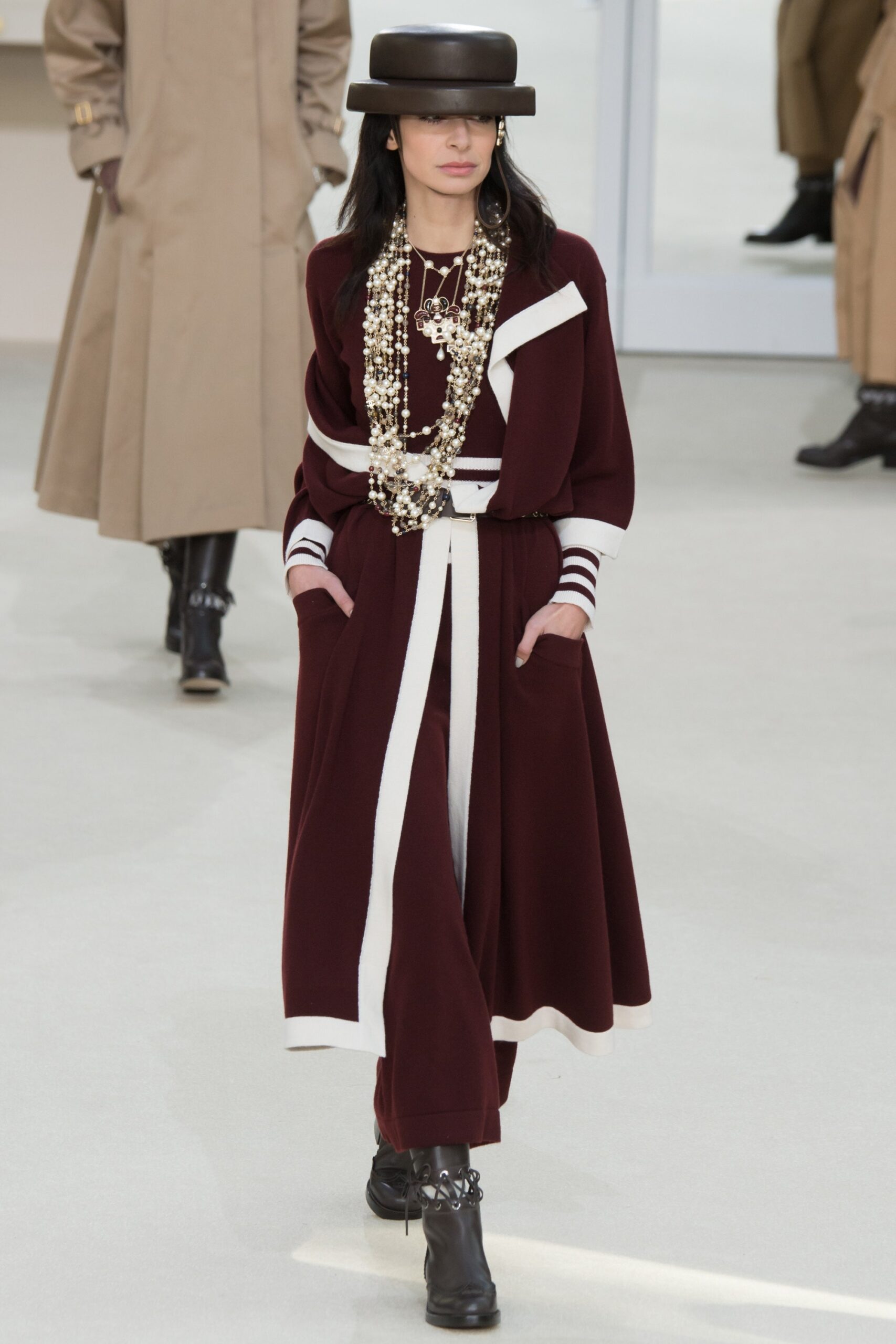Chanel F/W 16 Look 749