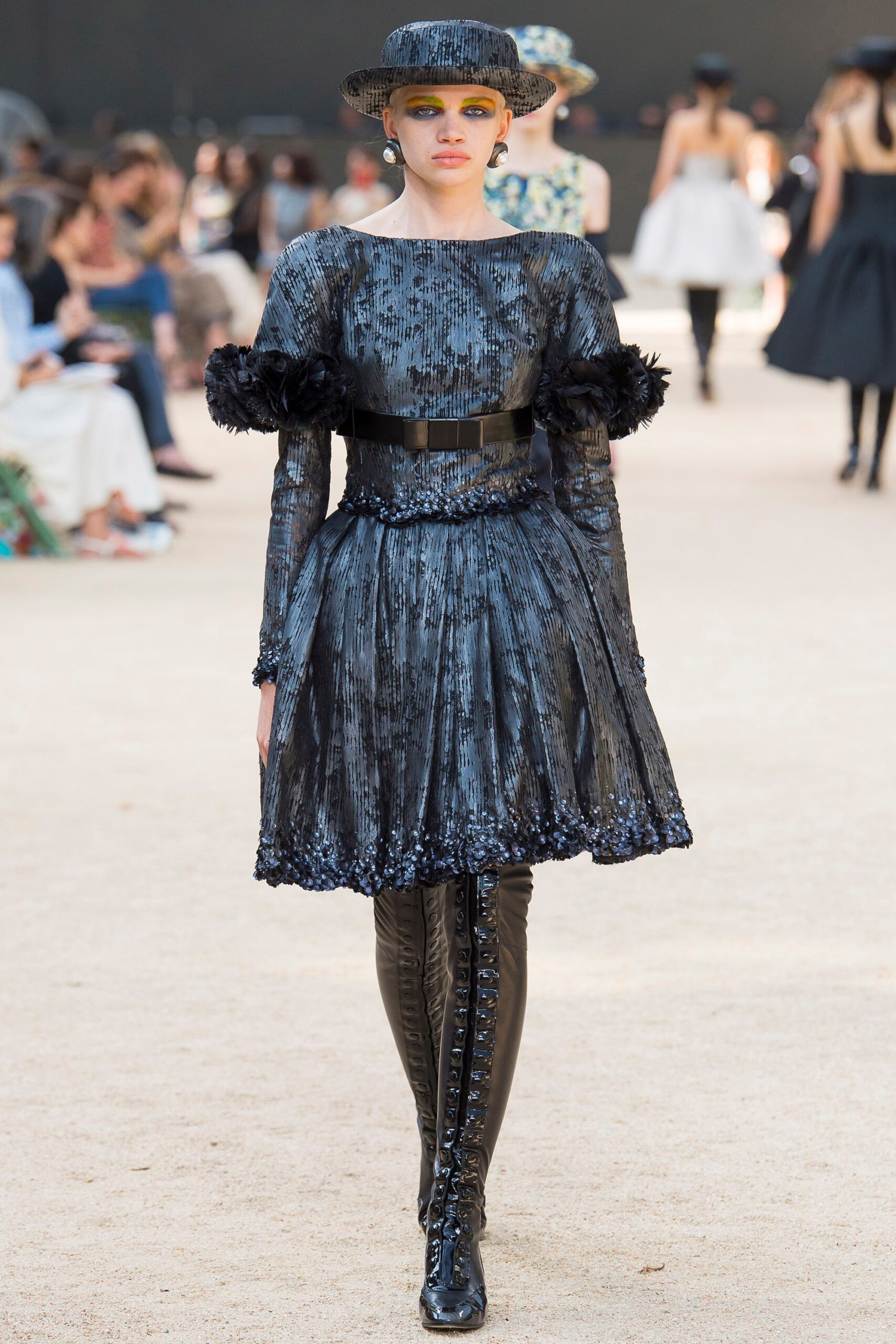 Chanel F/W 17 Couture Look 676