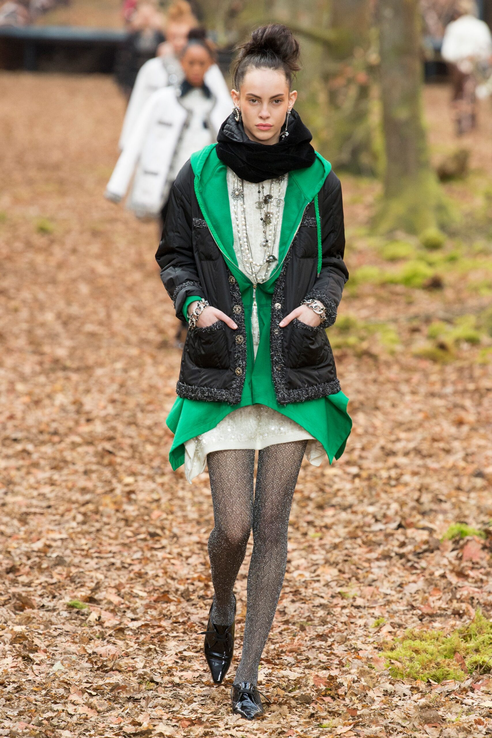 Chanel F/W 18 Look 50