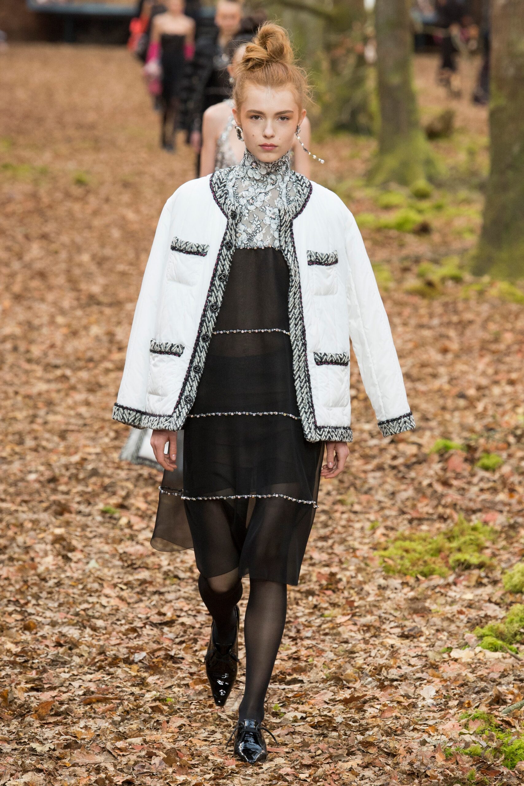 Chanel F/W 18 Look 52