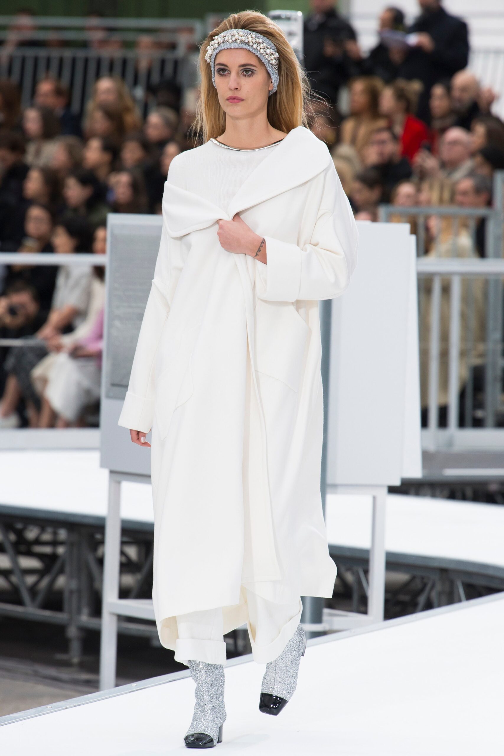 Chanel F/W 17 Look 450