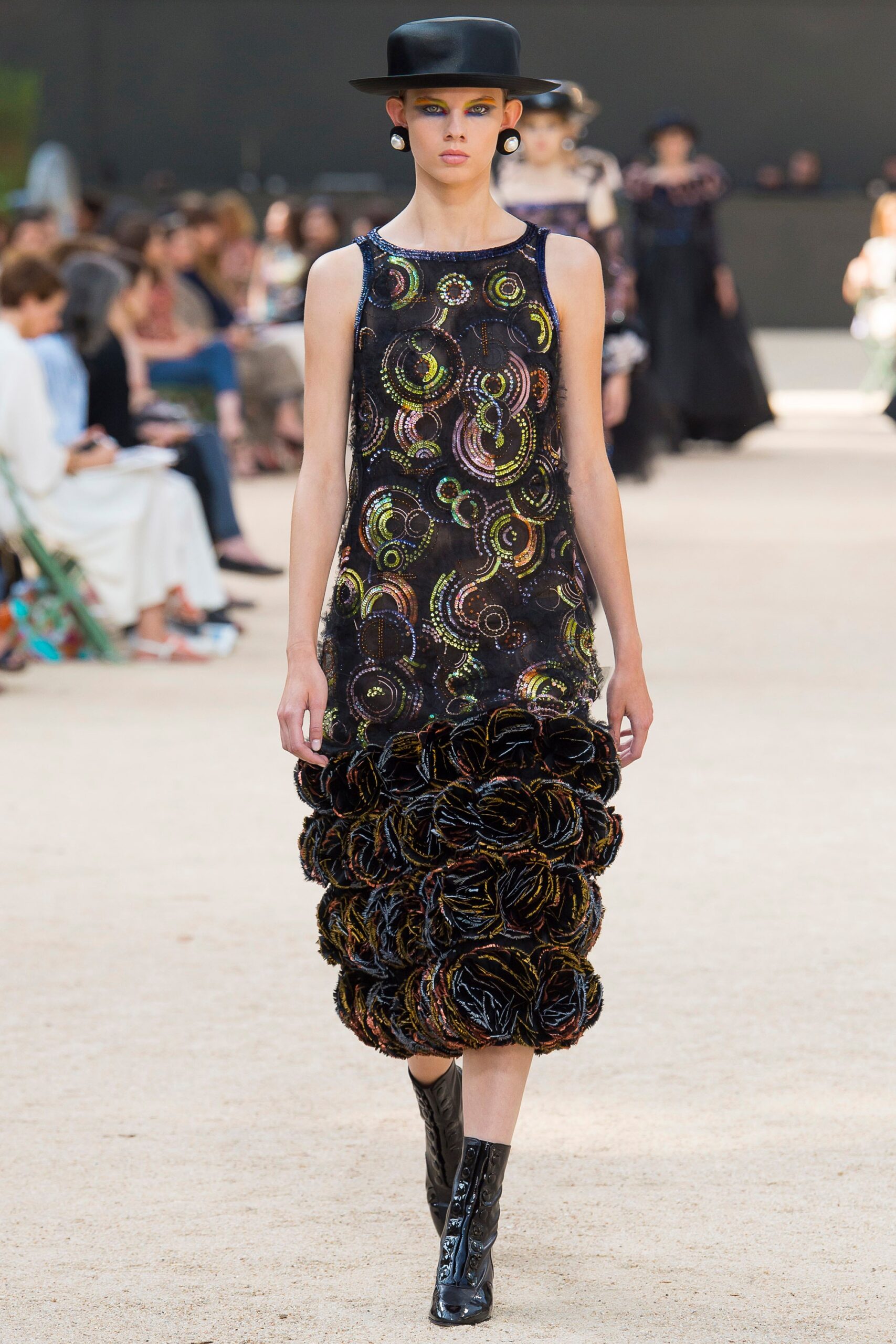 Chanel F/W 17 Couture Look 693