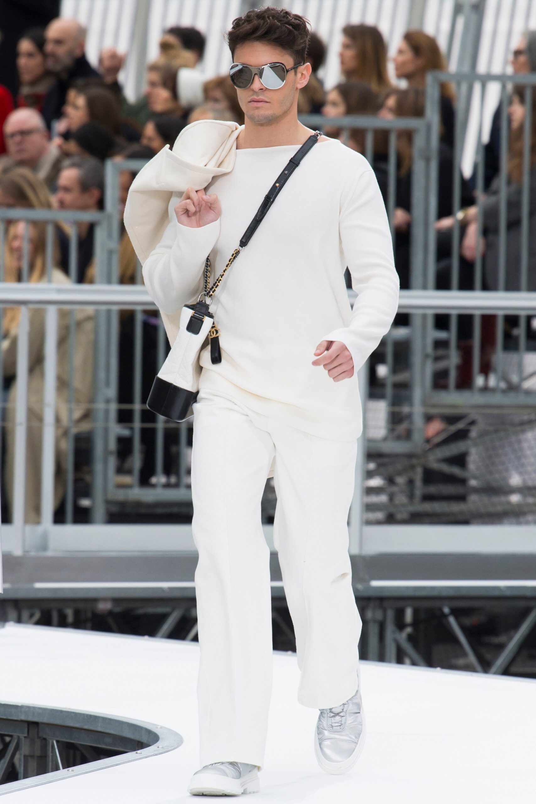 Chanel F/W 17 Look 489