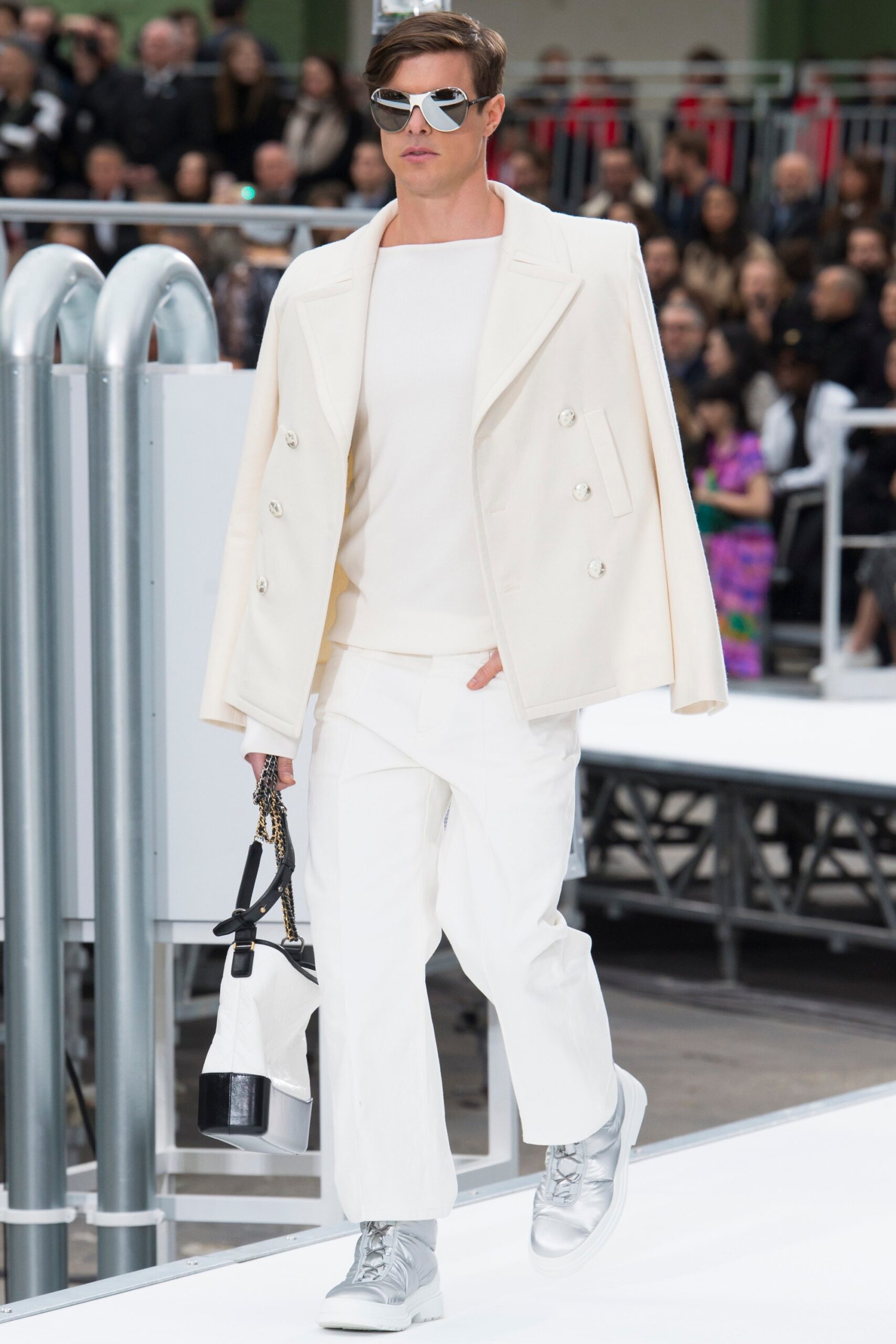 Chanel F/W 17 Look 502