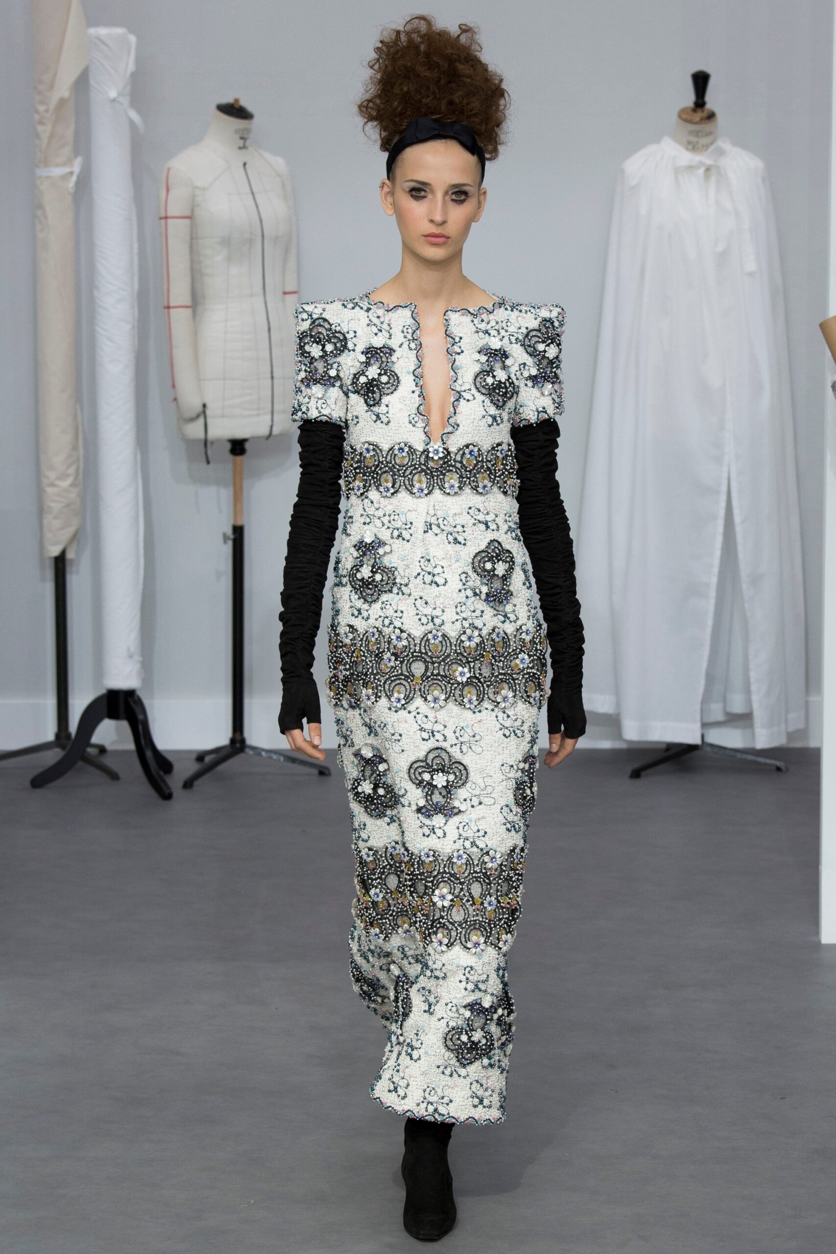 Chanel F/W 16 Couture Look 733