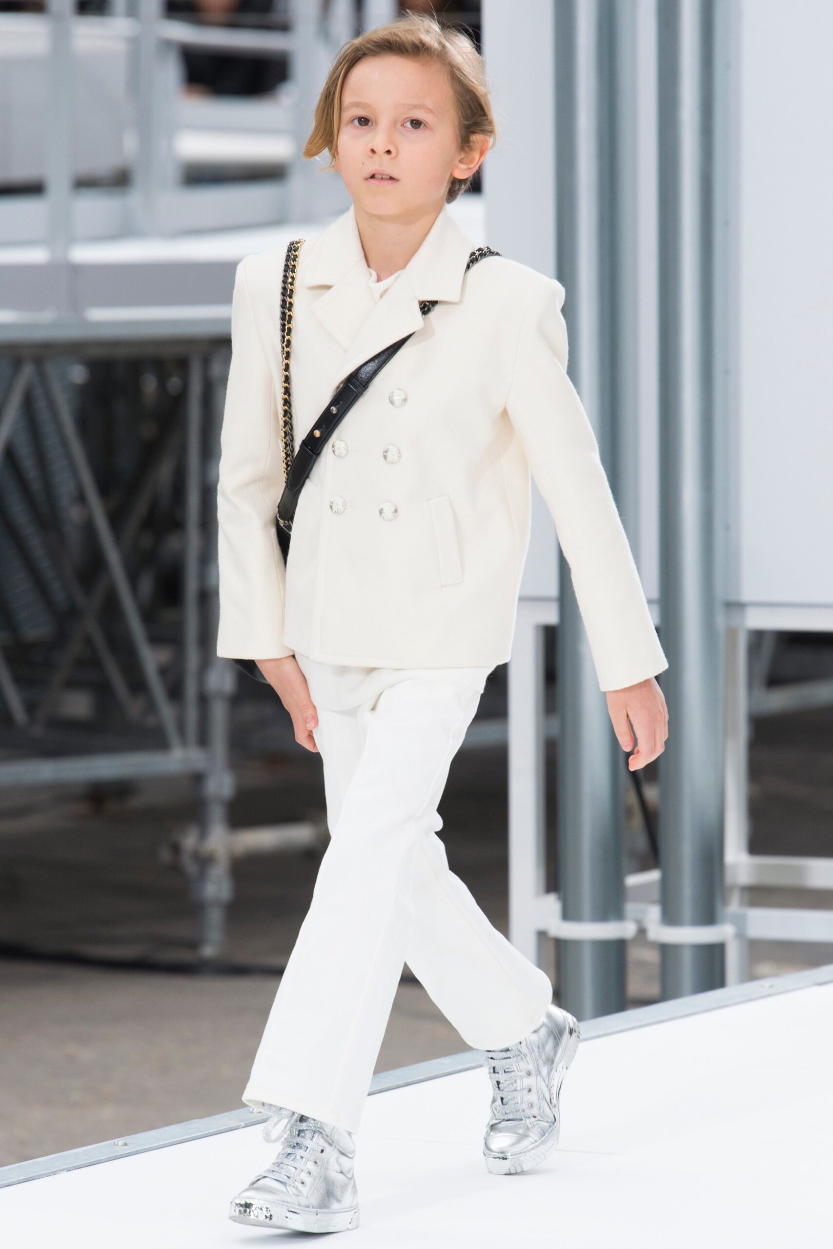 Chanel F/W 17 Look 515