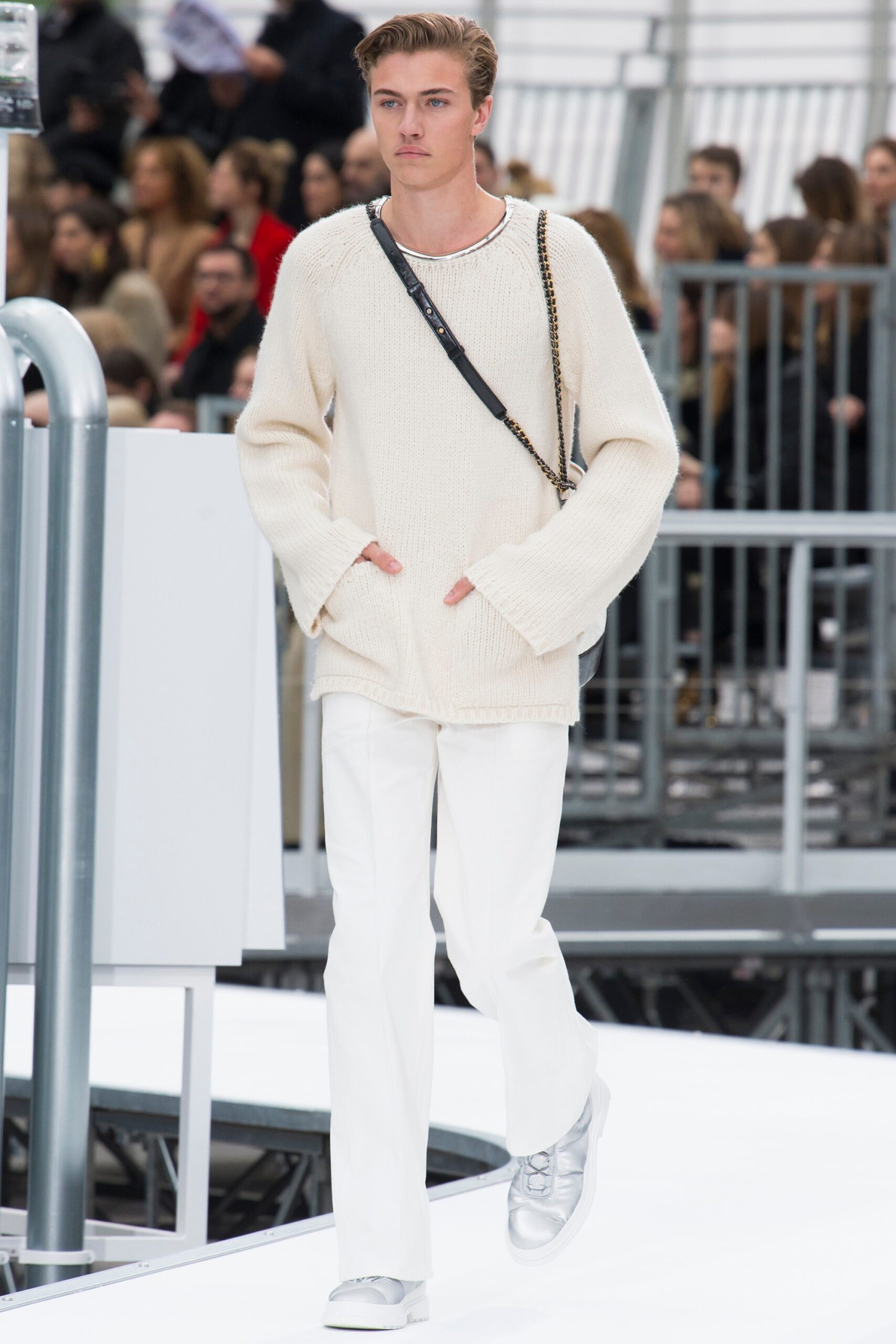Chanel F/W 17 Look 540