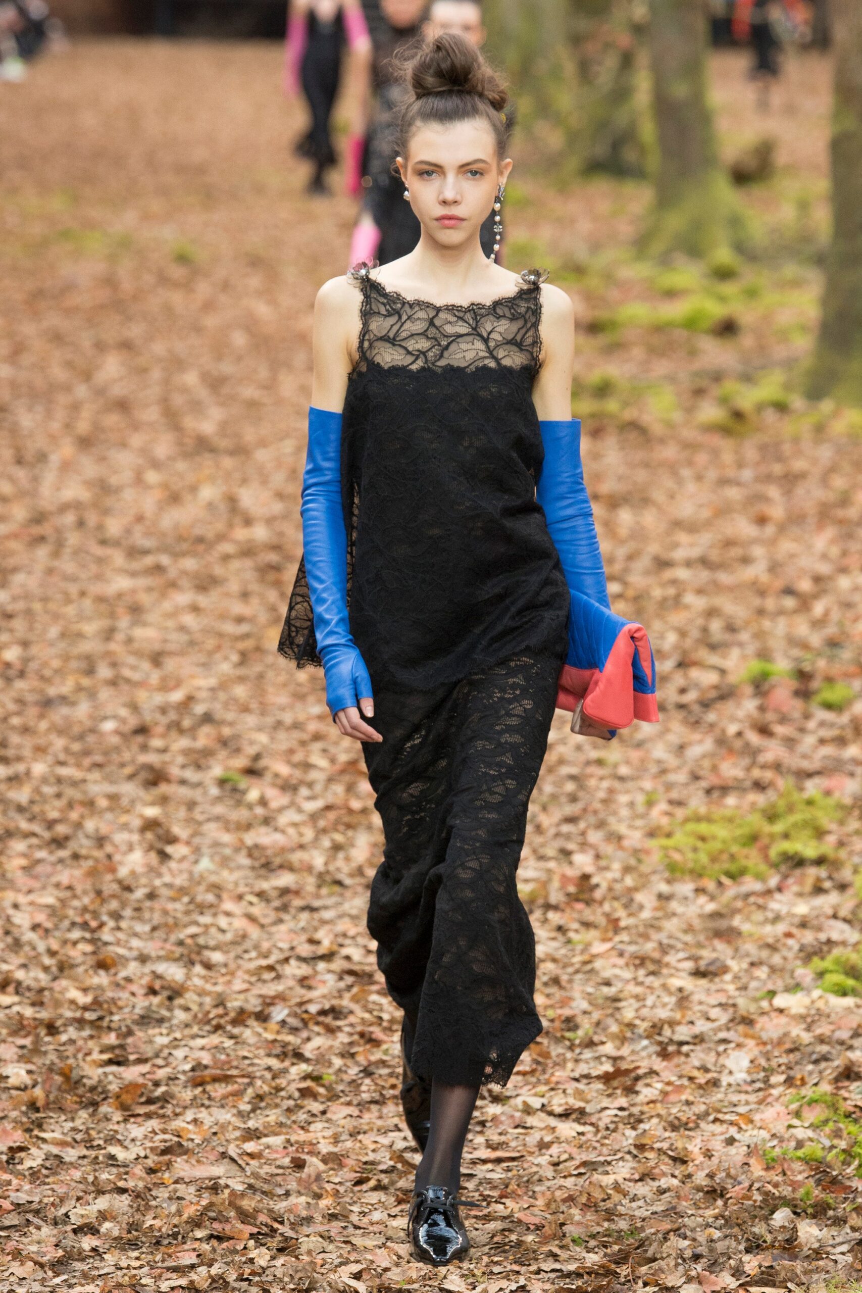 Chanel F/W 18 Look 61
