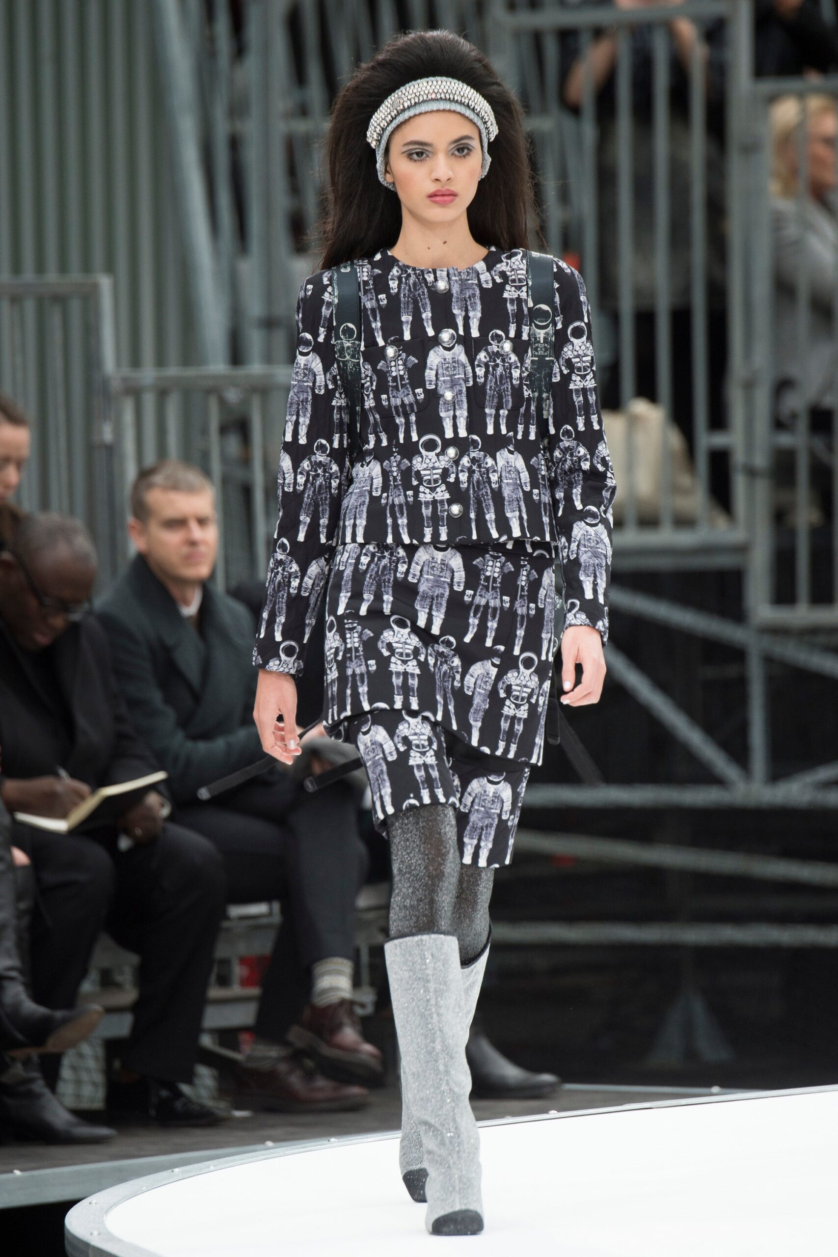 Chanel F/W 17 Look 675