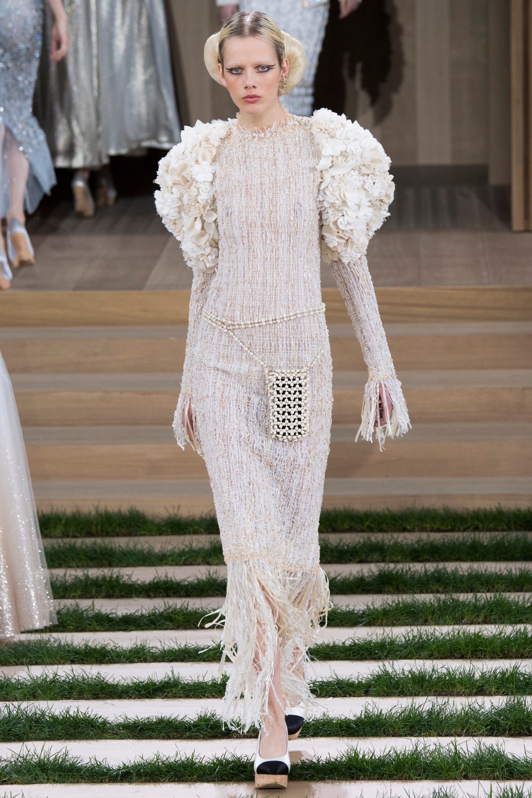 Chanel S/S 16 Couture Look 889