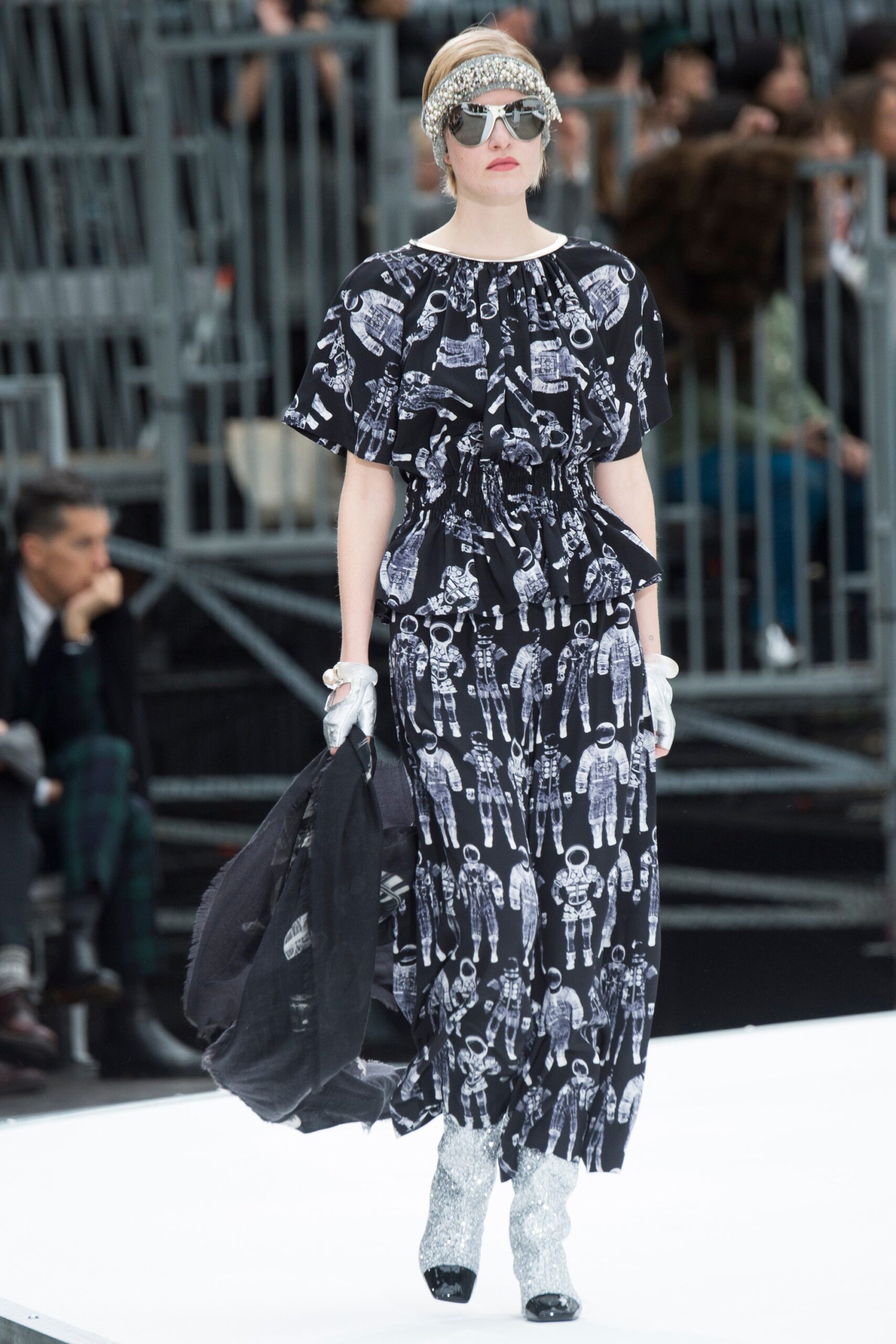 Chanel F/W 17 Look 705