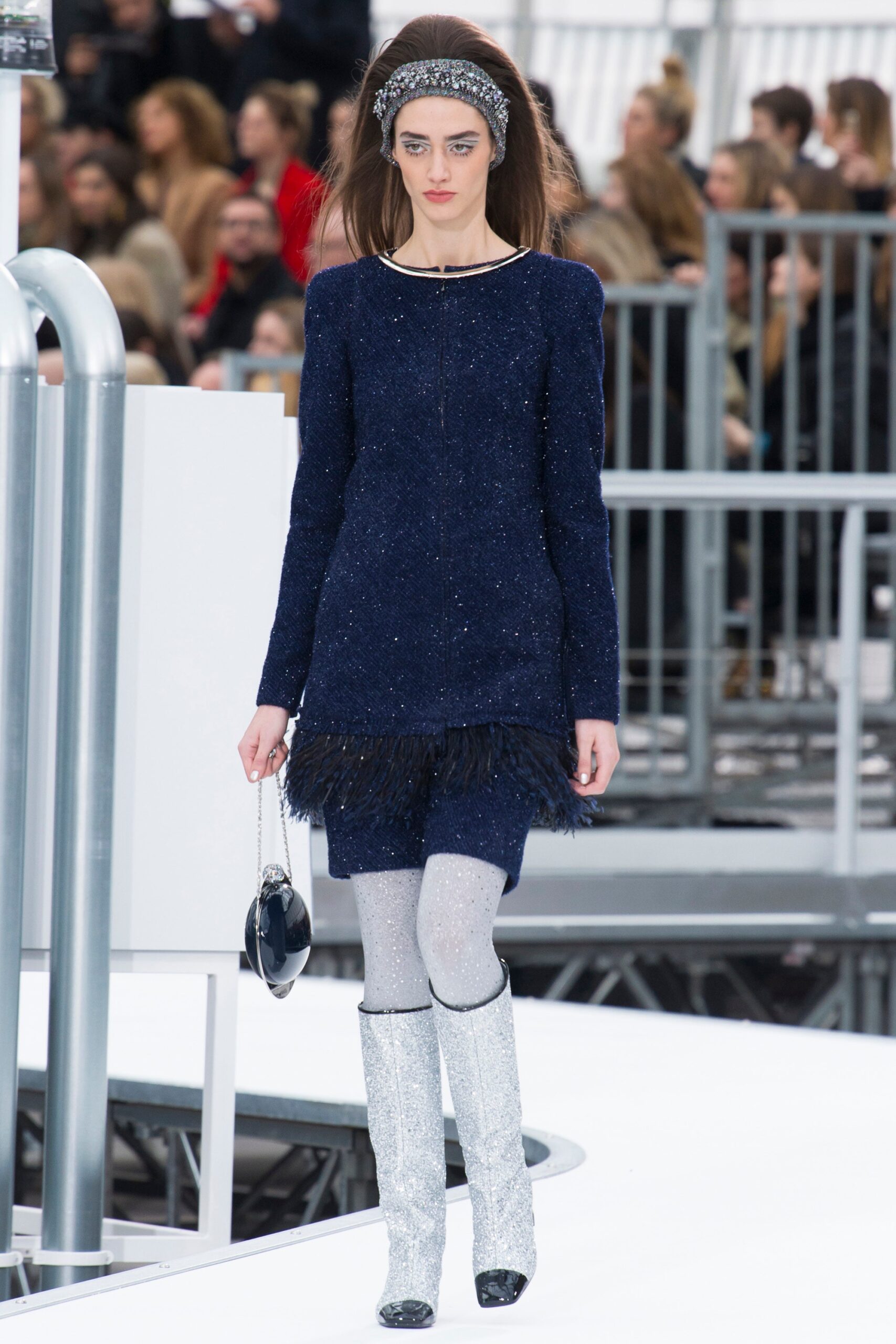 Chanel F/W 17 Look 889