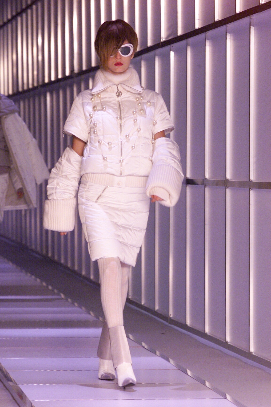 Chanel F/W 00 Look 19