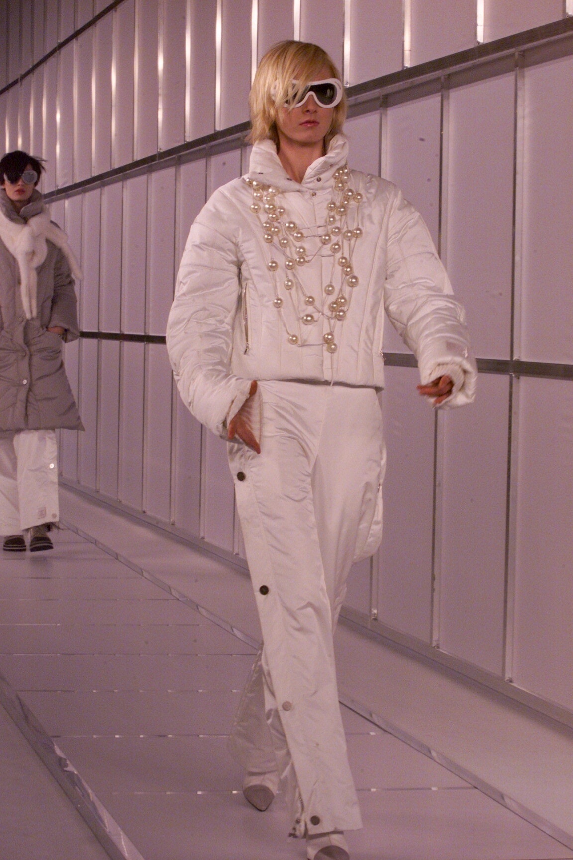 Chanel F/W 00 Look 52