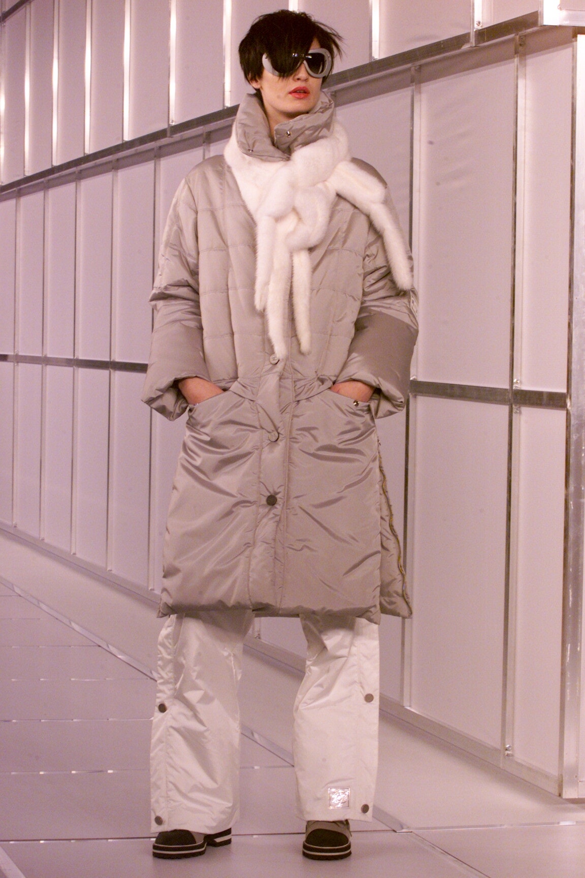 Chanel F/W 00 Look 64