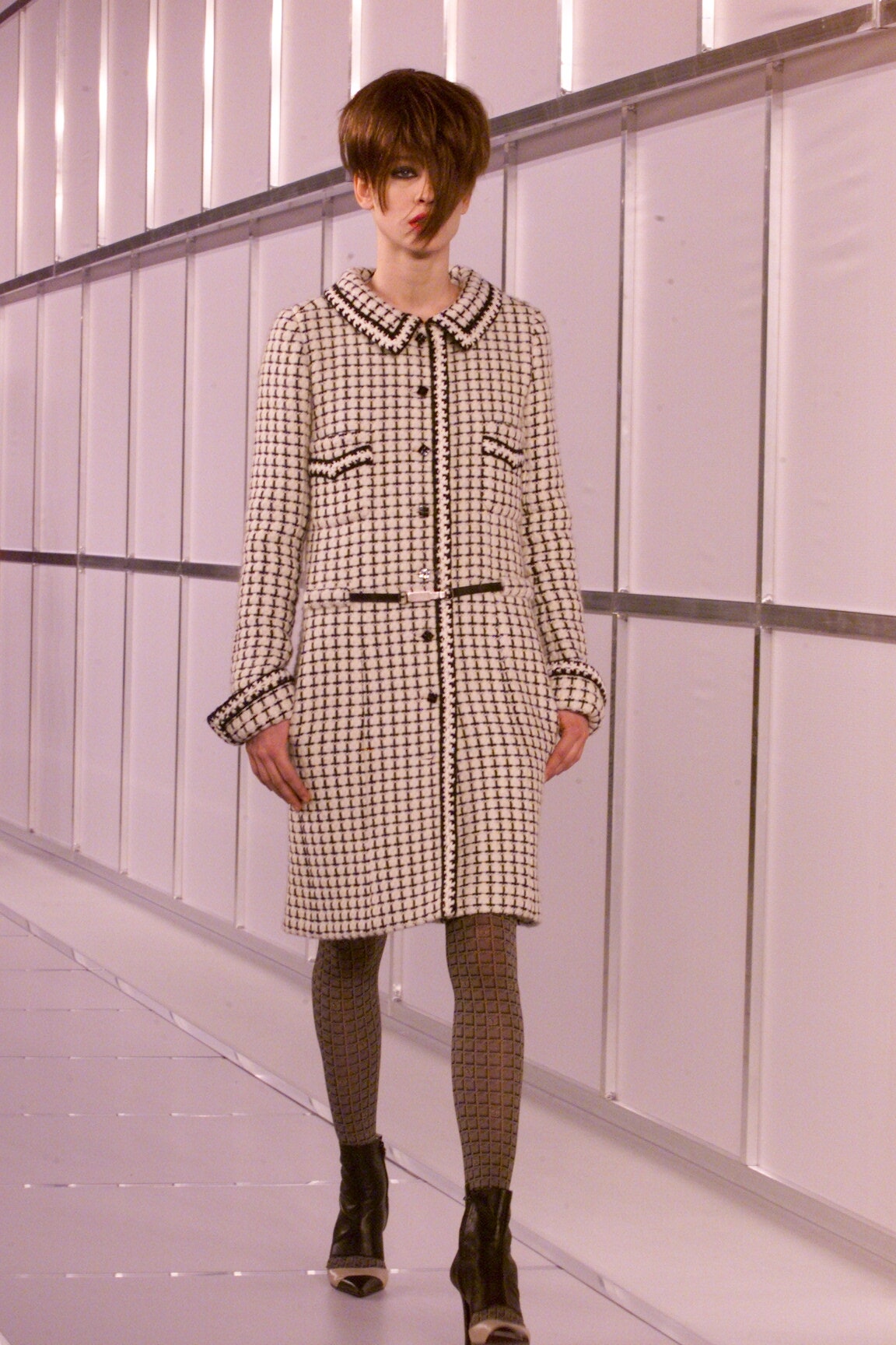 Chanel F/W 00 Look 82