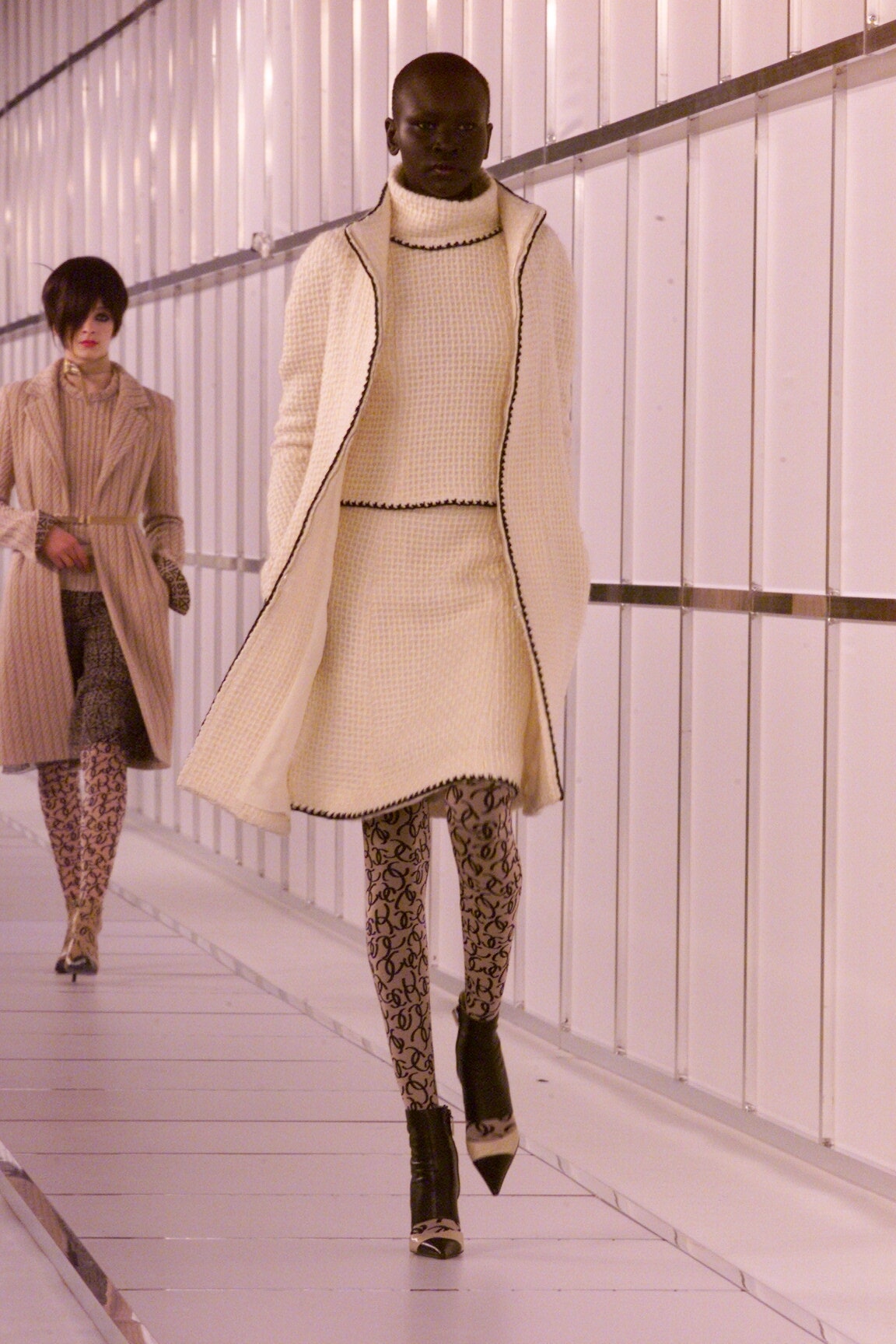 Chanel F/W 00 Look 109