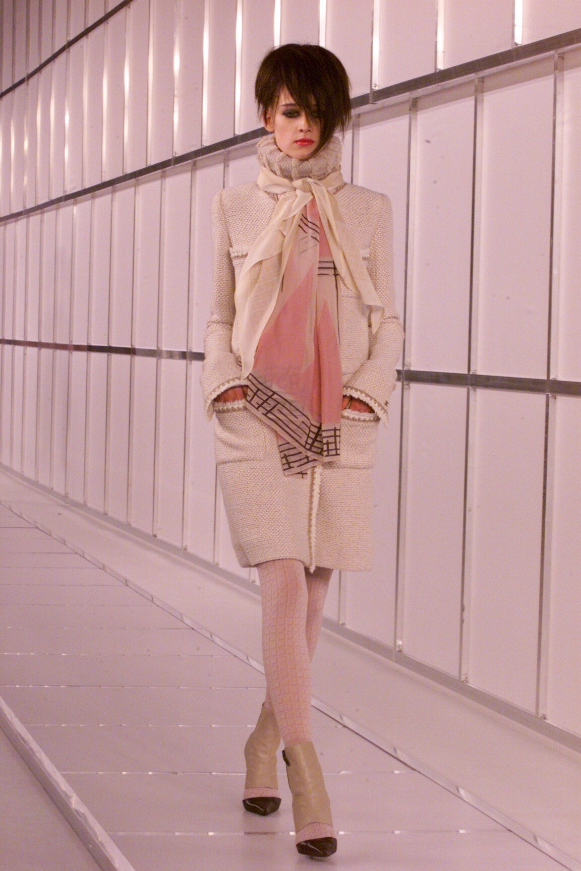 Chanel F/W 00 Look 158
