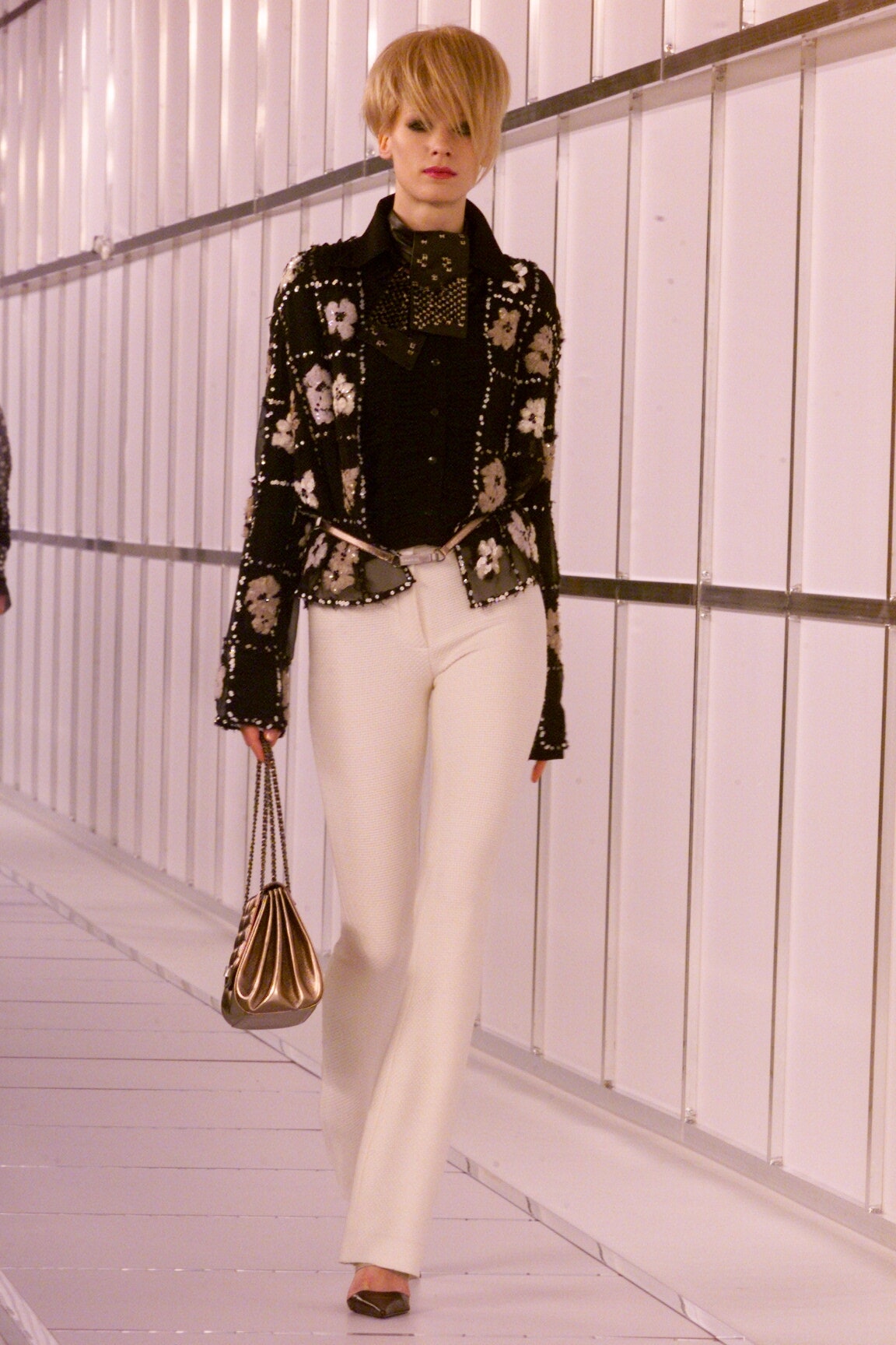 Chanel F/W 00 Look 219