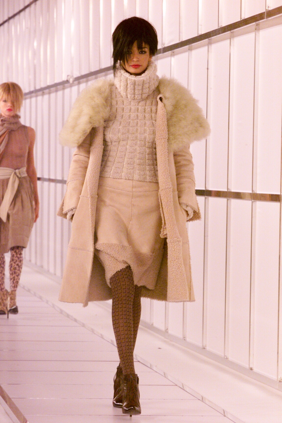Chanel F/W 00 Look 285