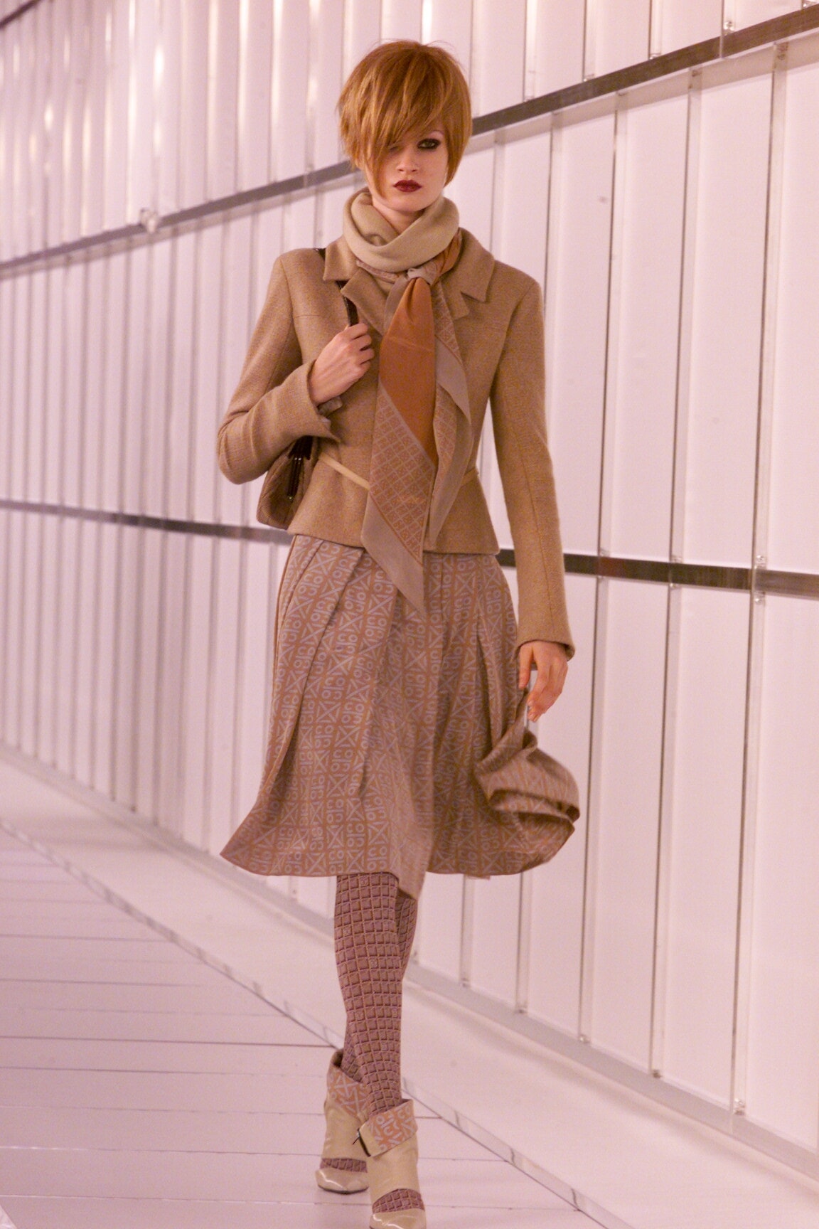 Chanel F/W 00 Look 311