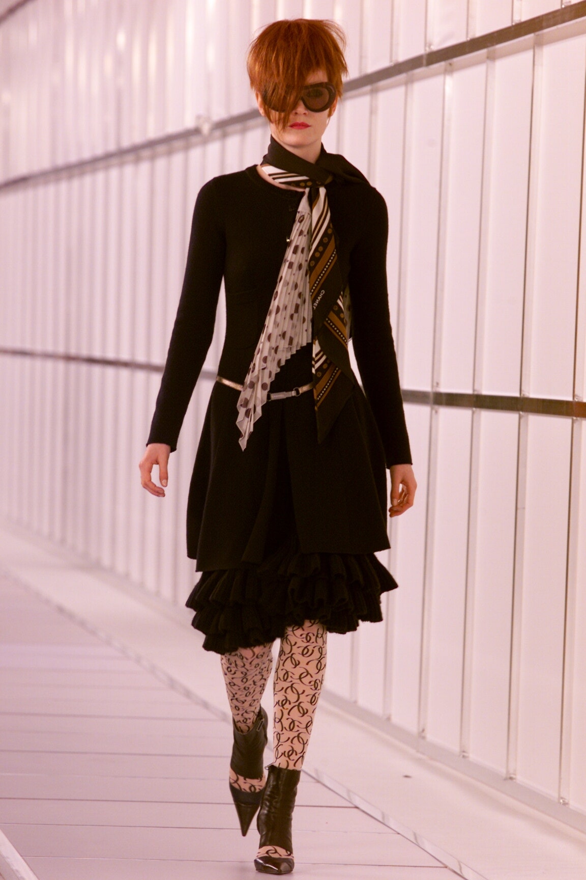 Chanel F/W 00 Look 327