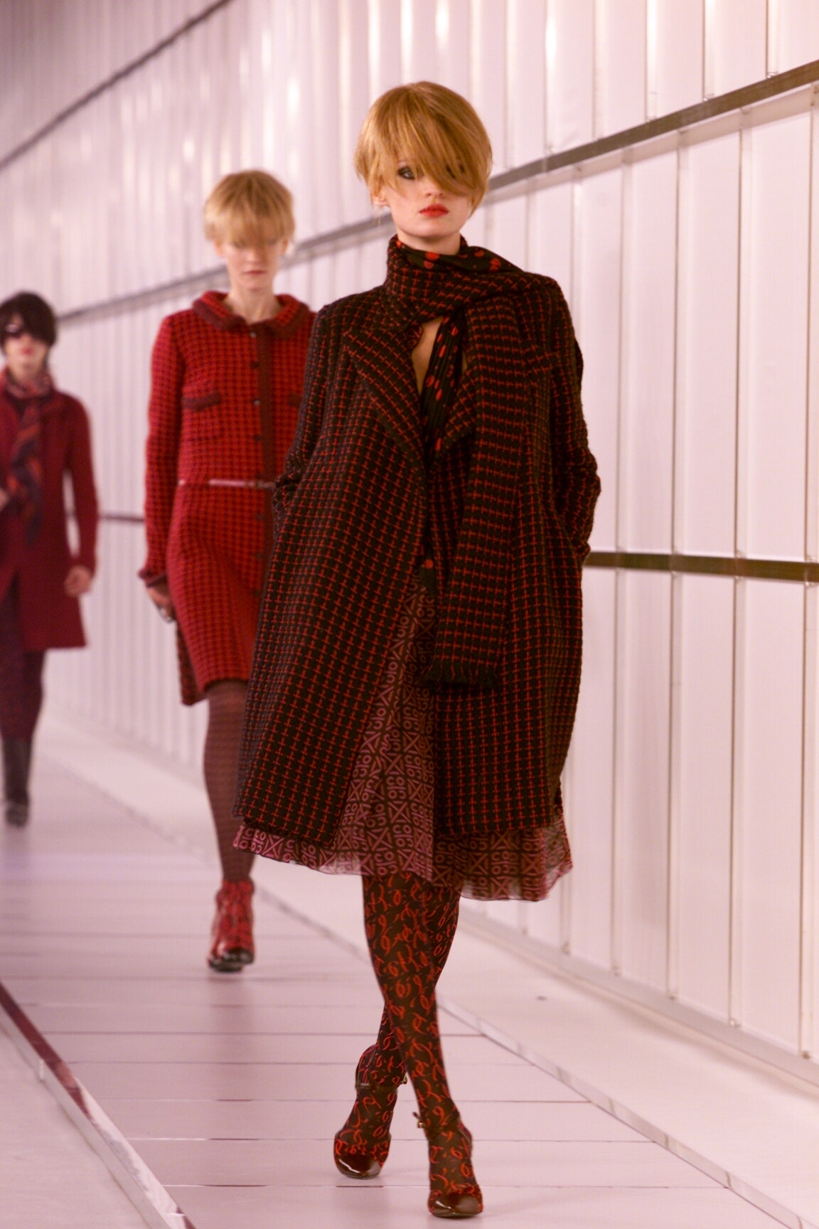 Chanel F/W 00 Look 437