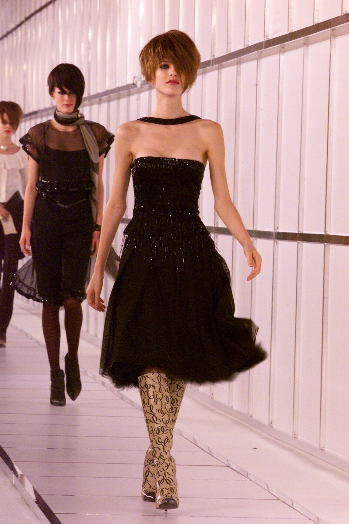 Chanel F/W 00 Look 569