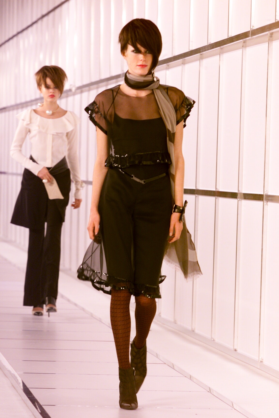 Chanel F/W 00 Look 581