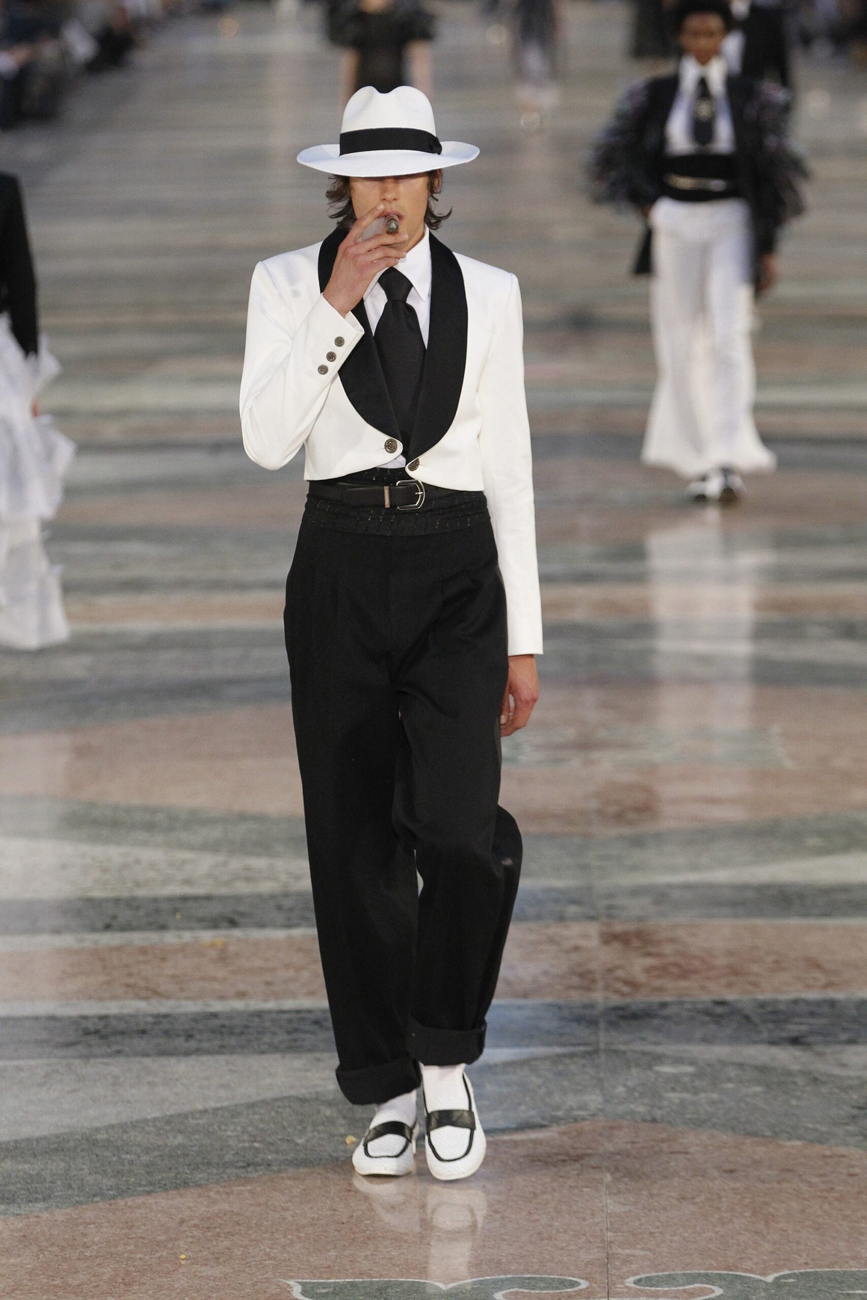 Chanel Resort 17 Look 257