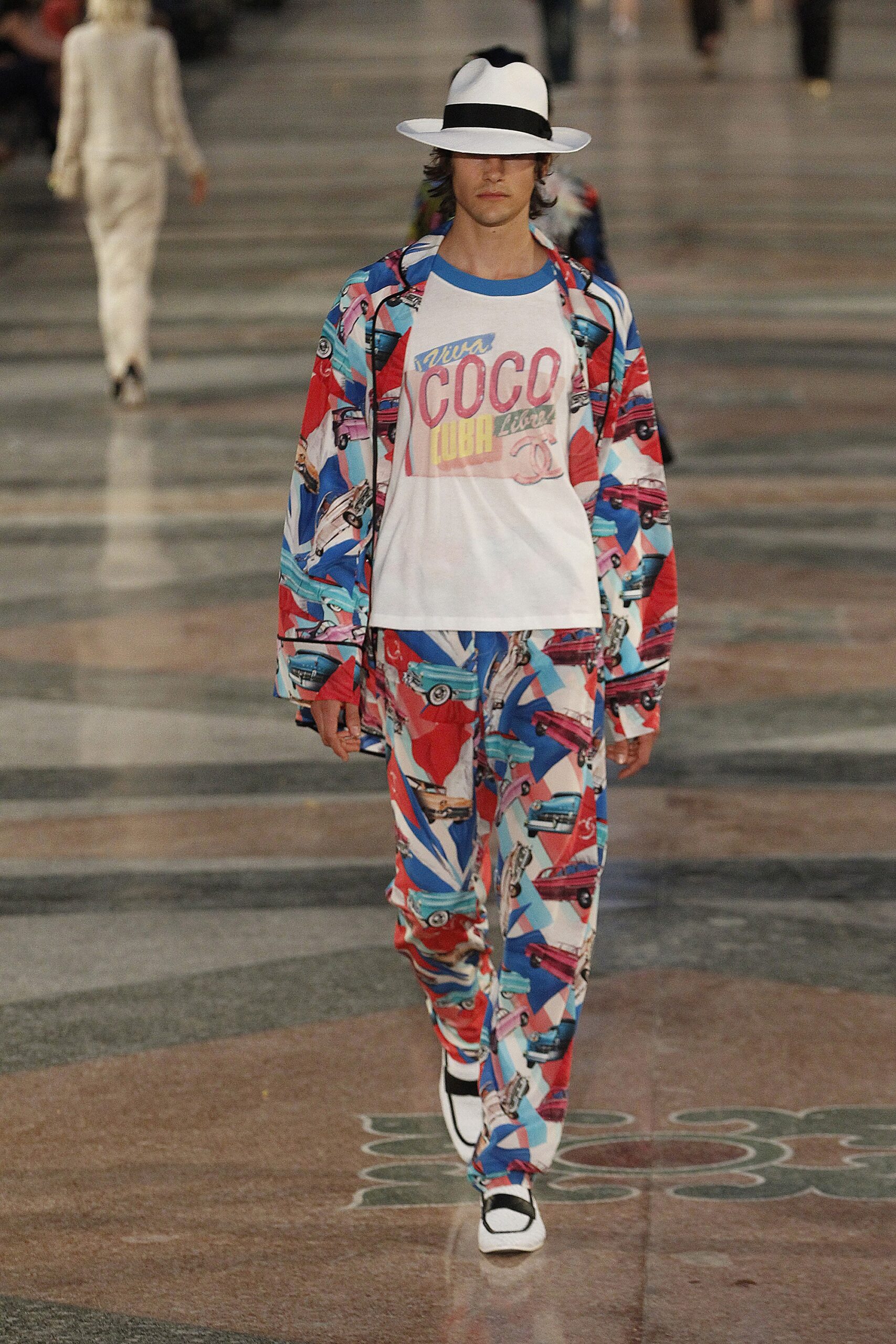 Chanel Resort 17 Look 323