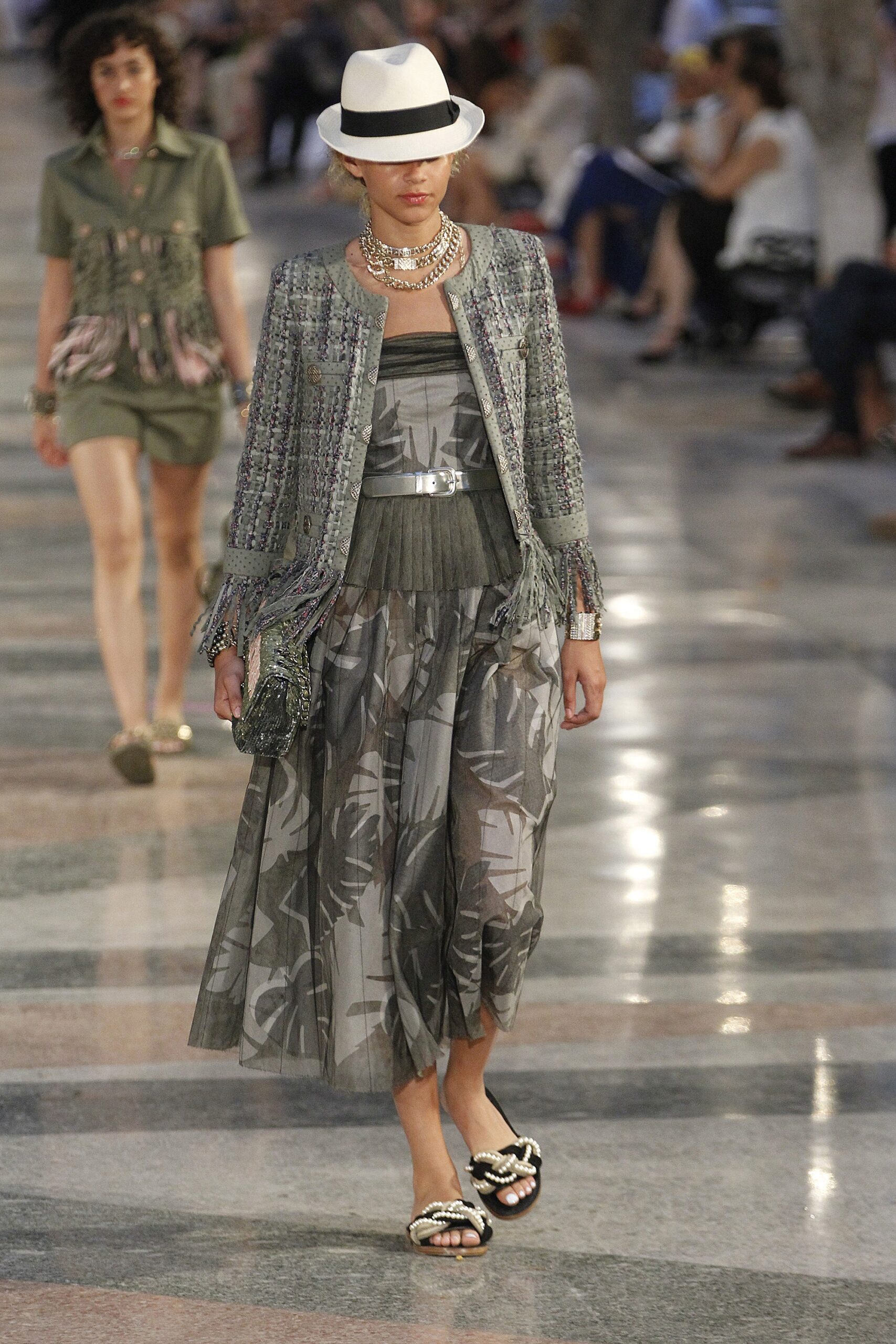 Chanel Resort 17 Look 809