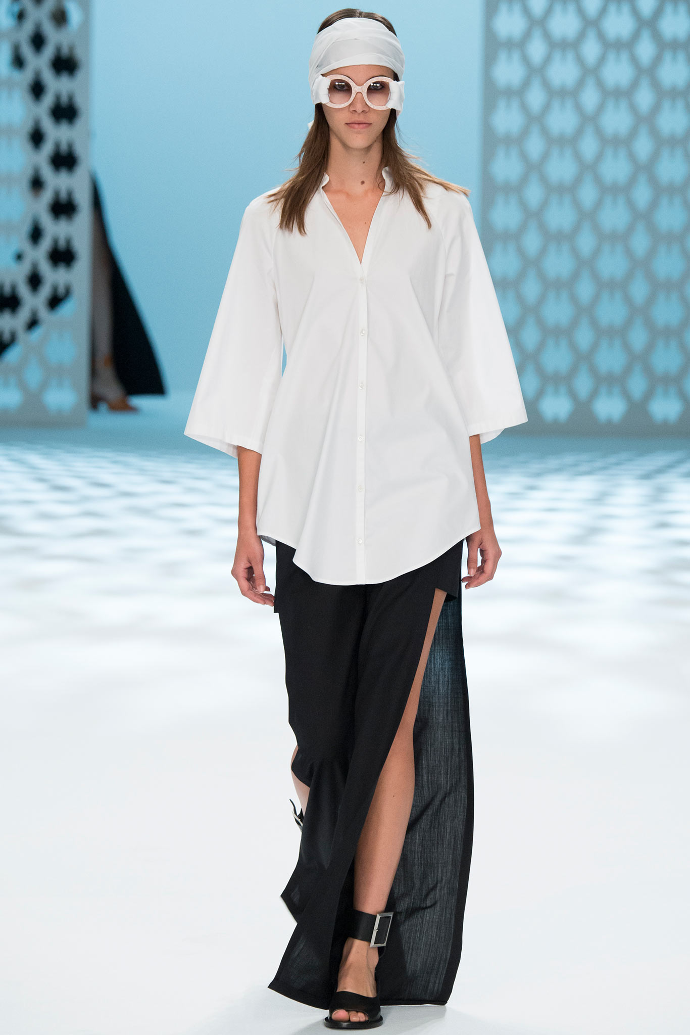 white unknown collared v-neck relaxed buttoned flowing shirt