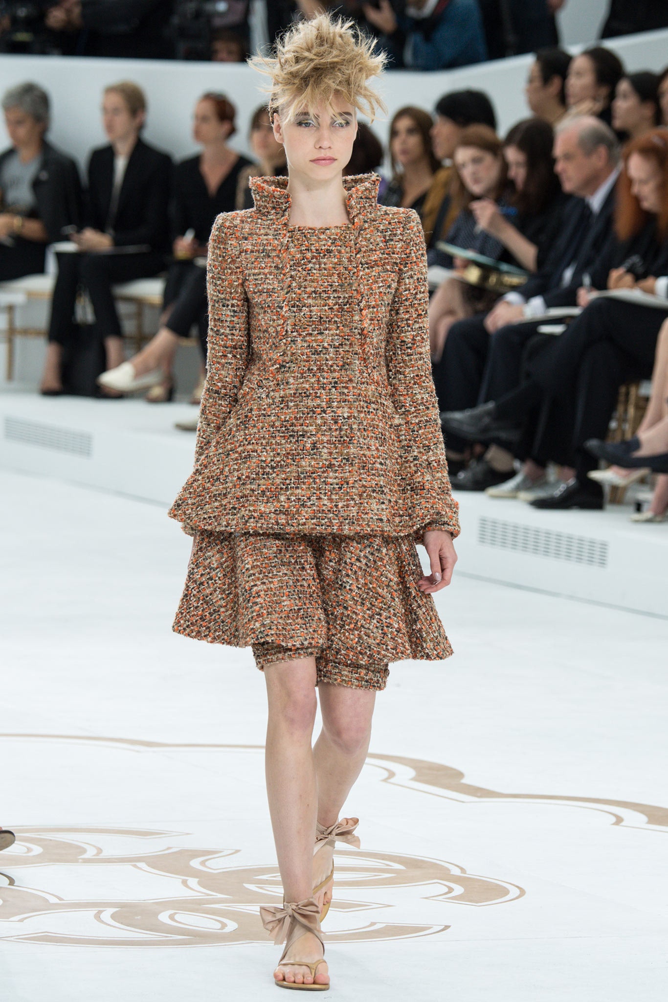 Chanel F/W 14 Couture Look 43