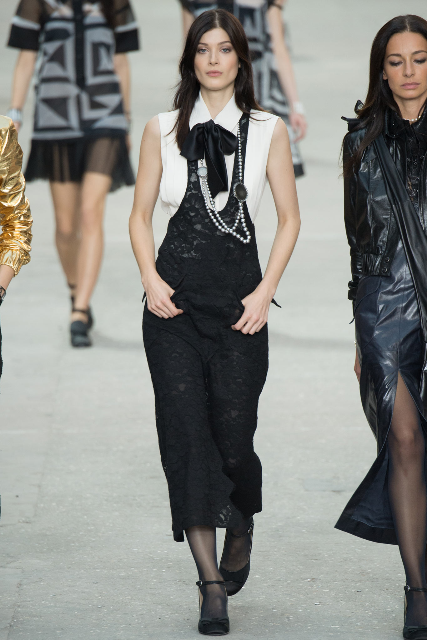 Chanel S/S 15 Look 570