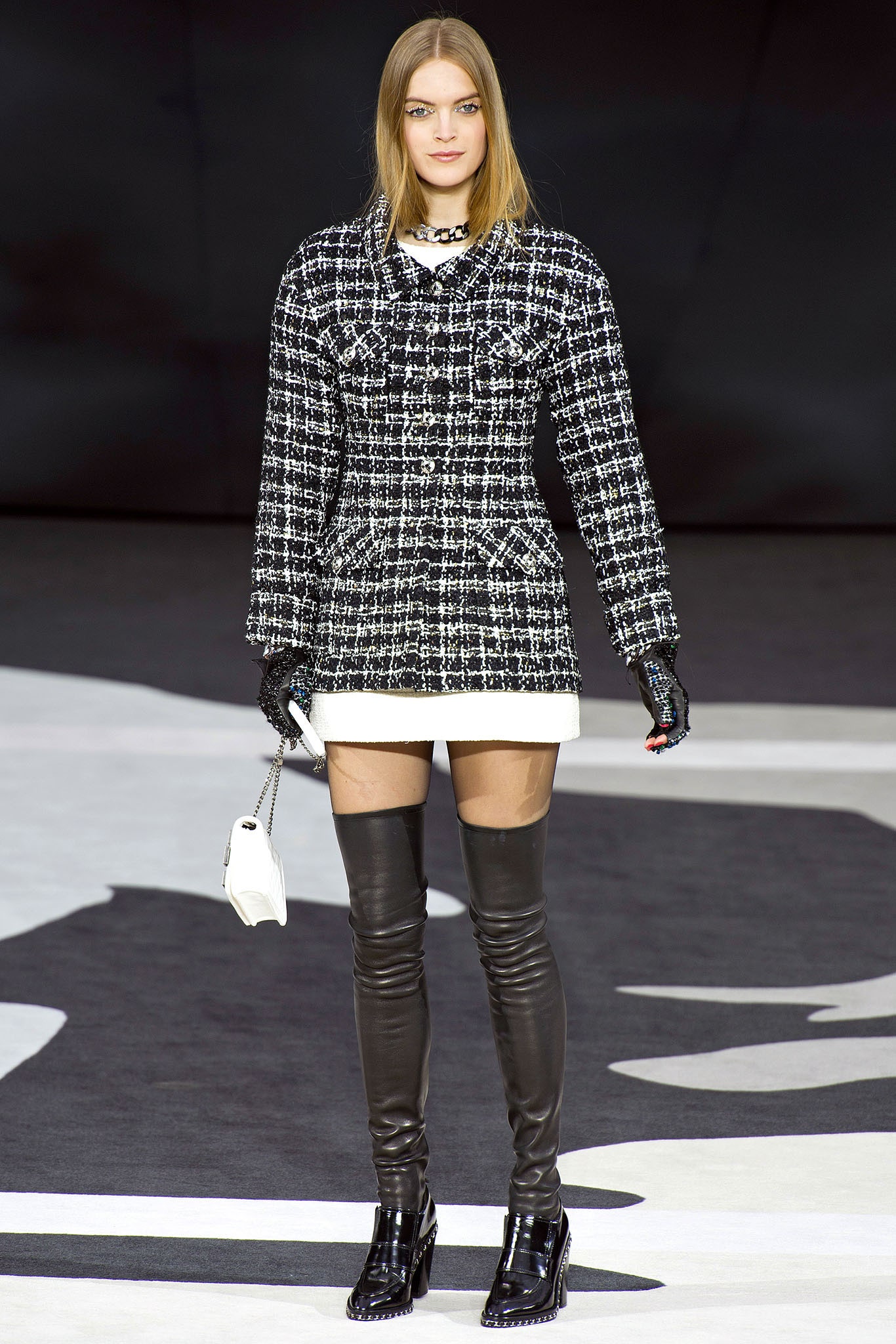 Chanel F/W 13 Look 327