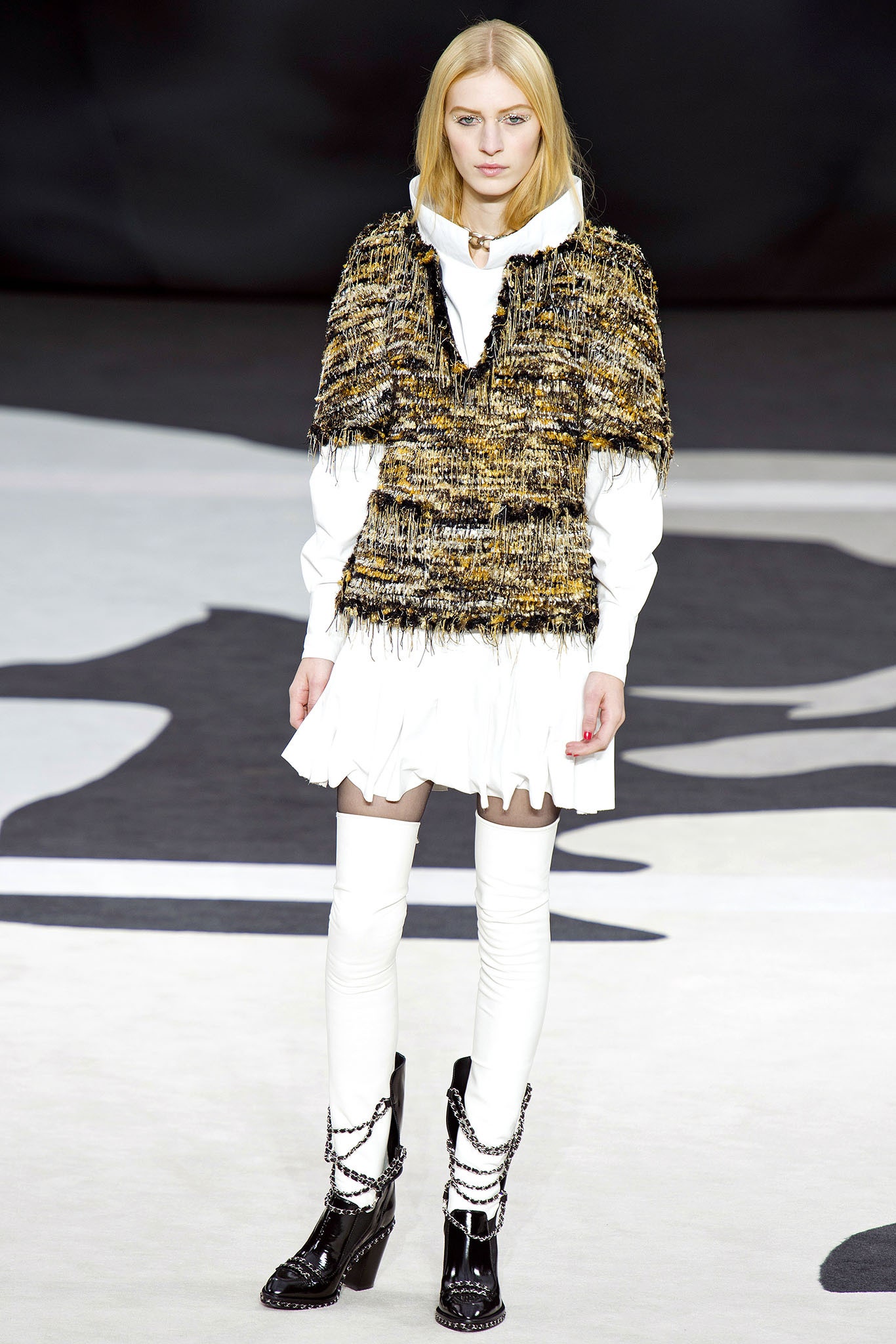 Chanel F/W 13 Look 339