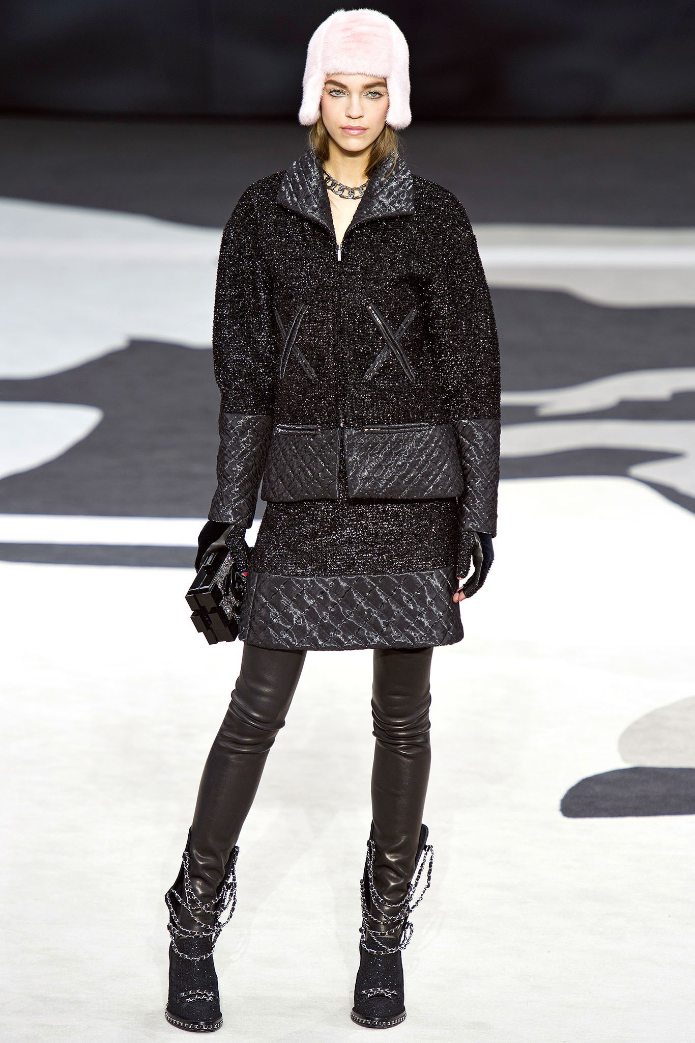 Chanel F/W 13 Look 390