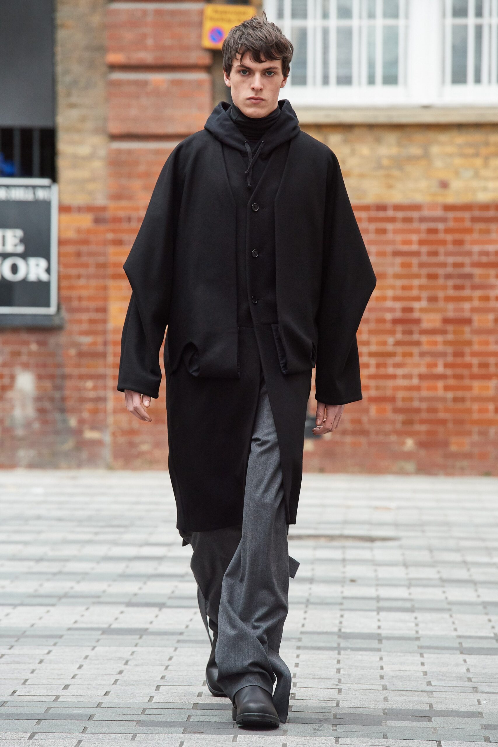 Chalayan F/W 20 Menswear Look 152