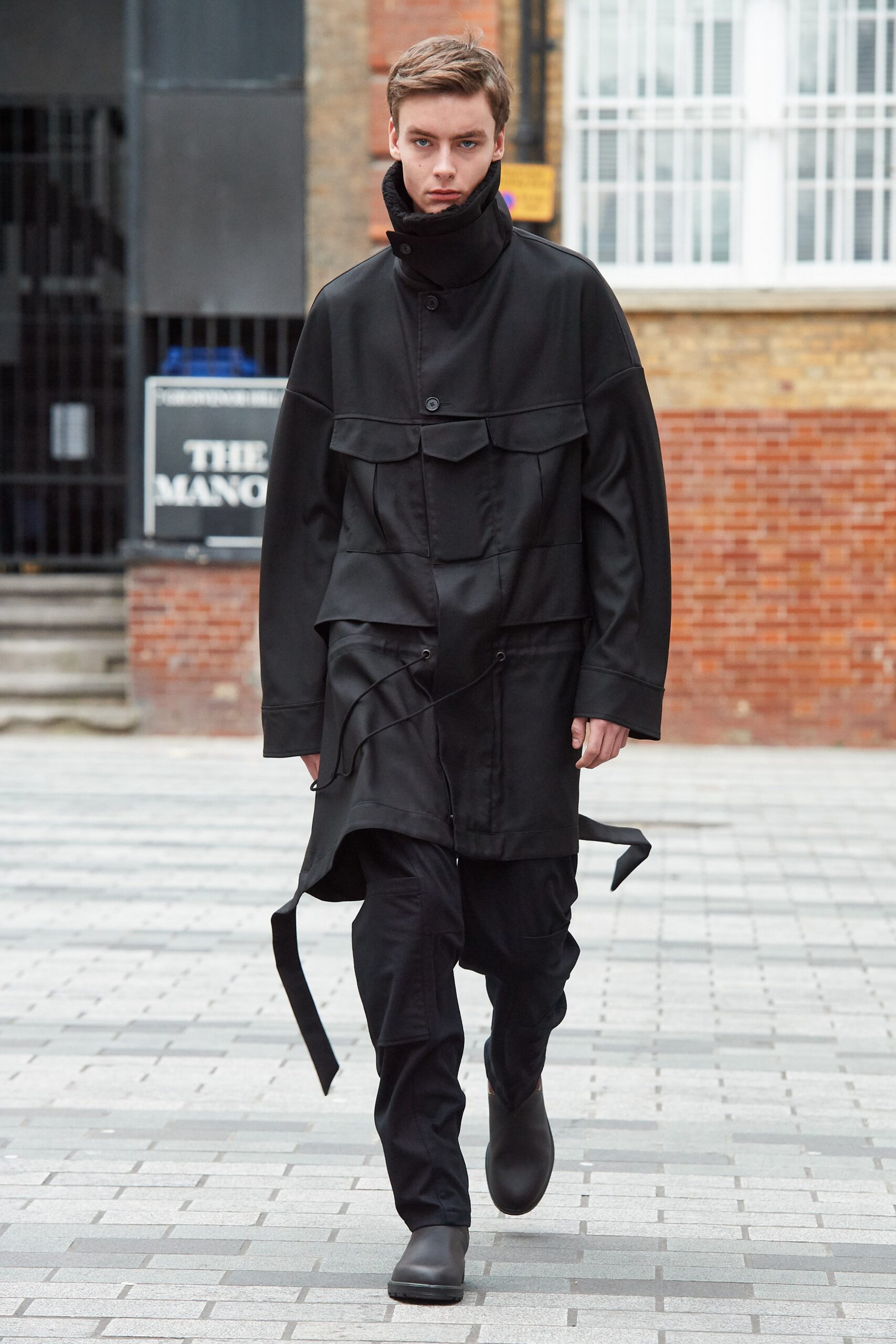 Chalayan F/W 20 Menswear Look 217
