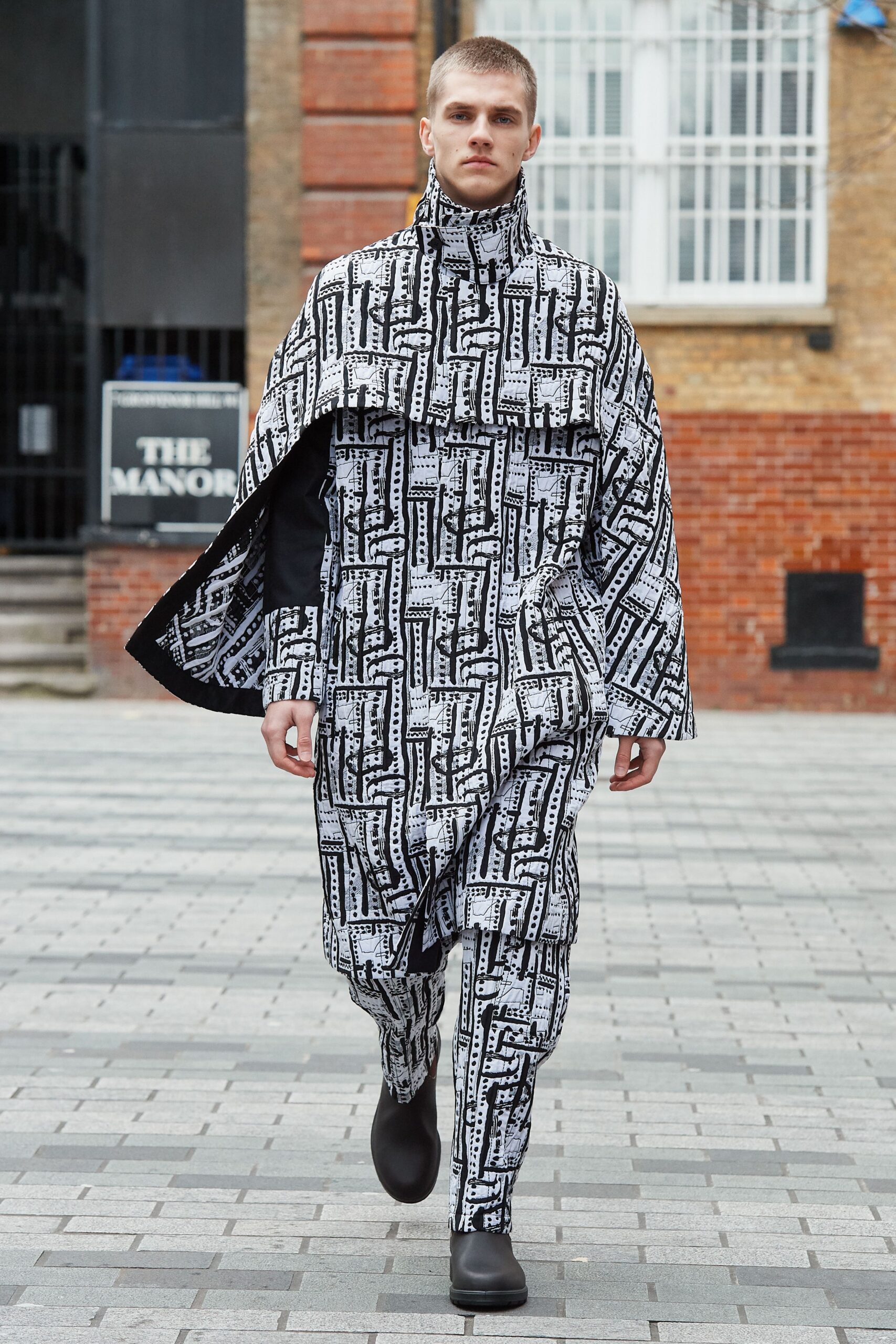 Chalayan F/W 20 Menswear Look 245