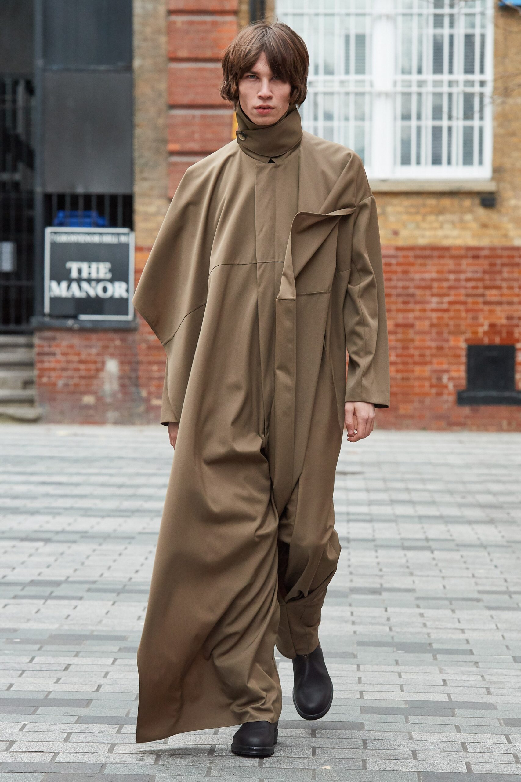 Chalayan F/W 20 Menswear Look 301