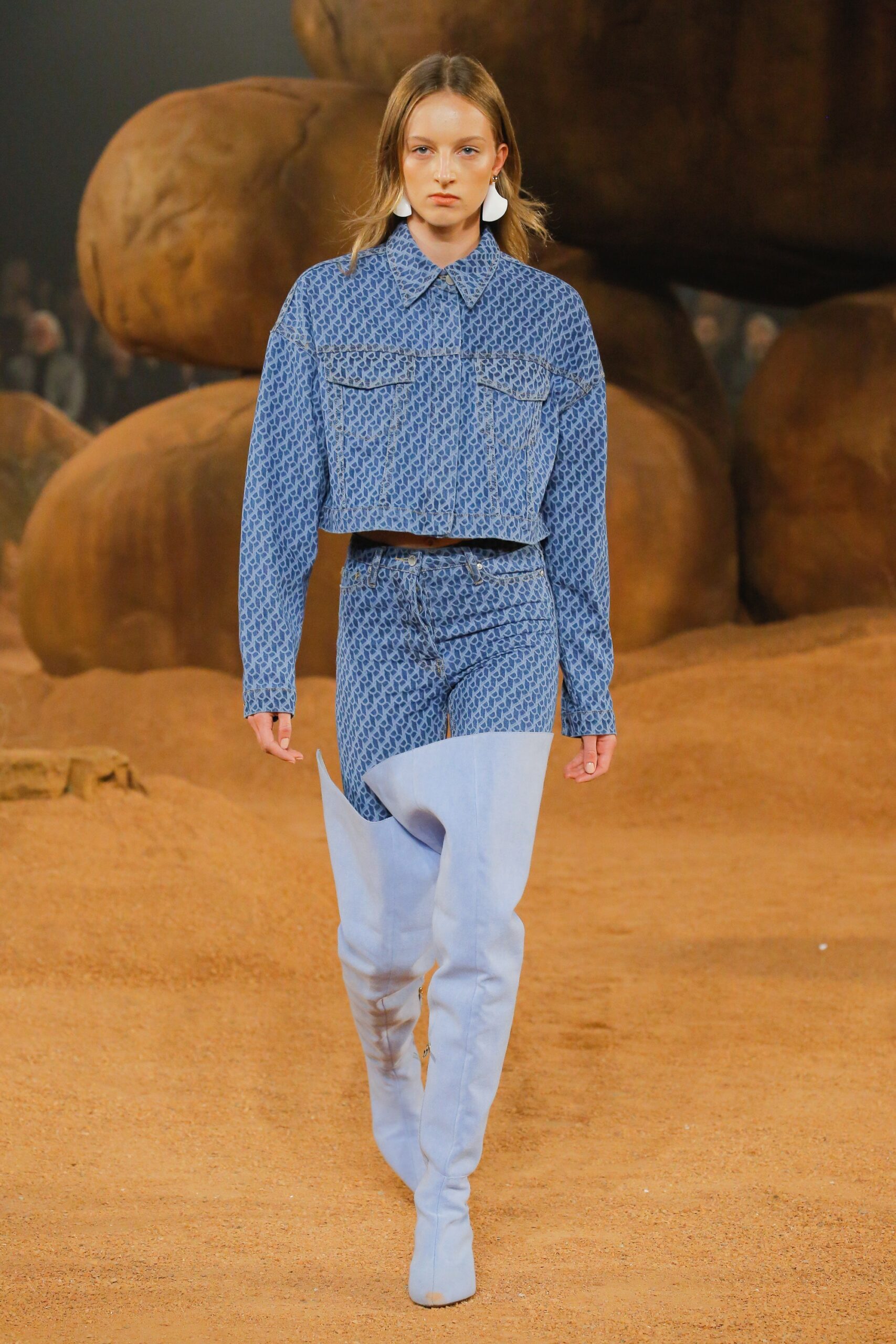 Camilla and Marc Resort 19 Look 249