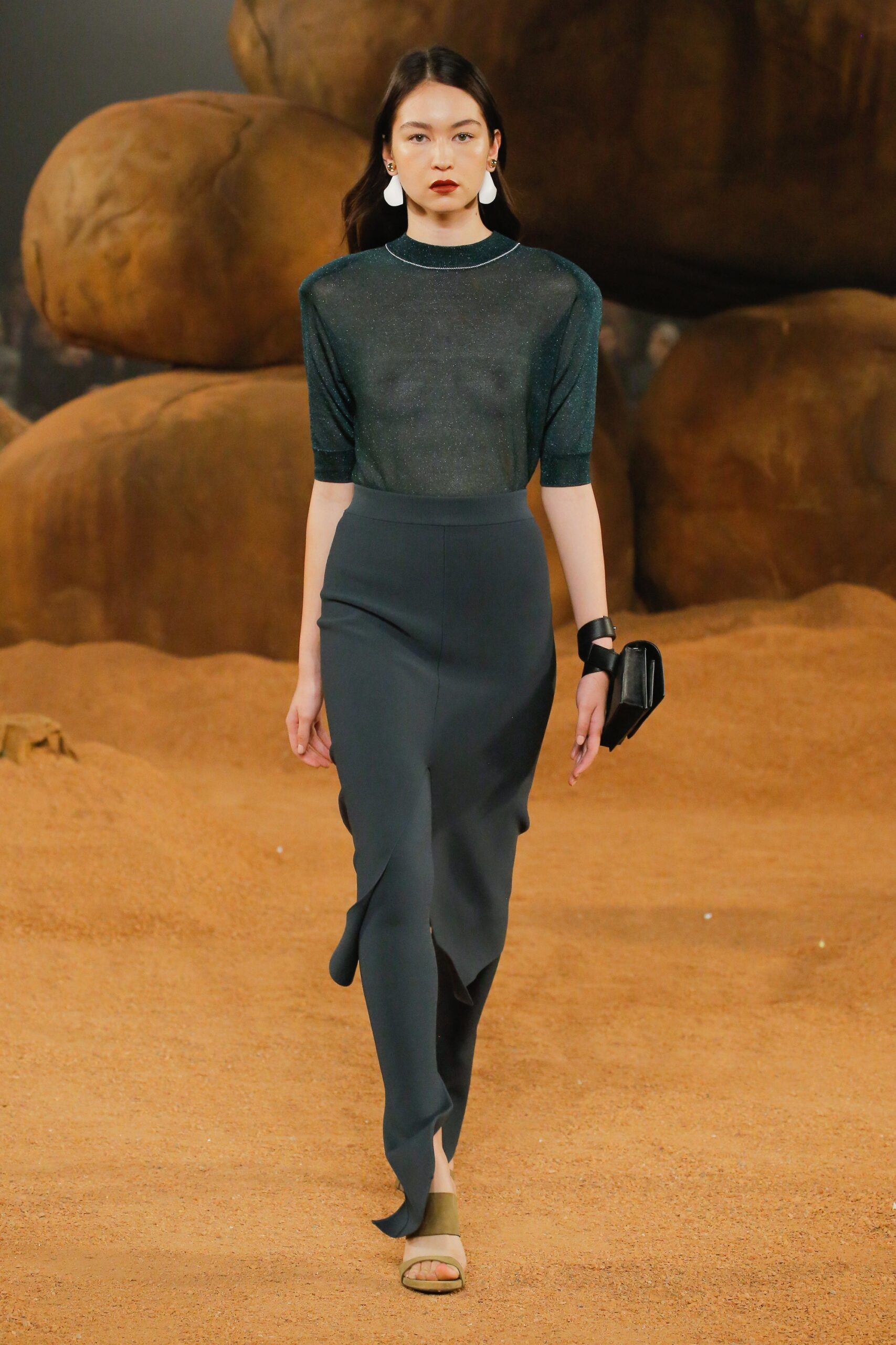 Camilla and Marc Resort 19 Look 333
