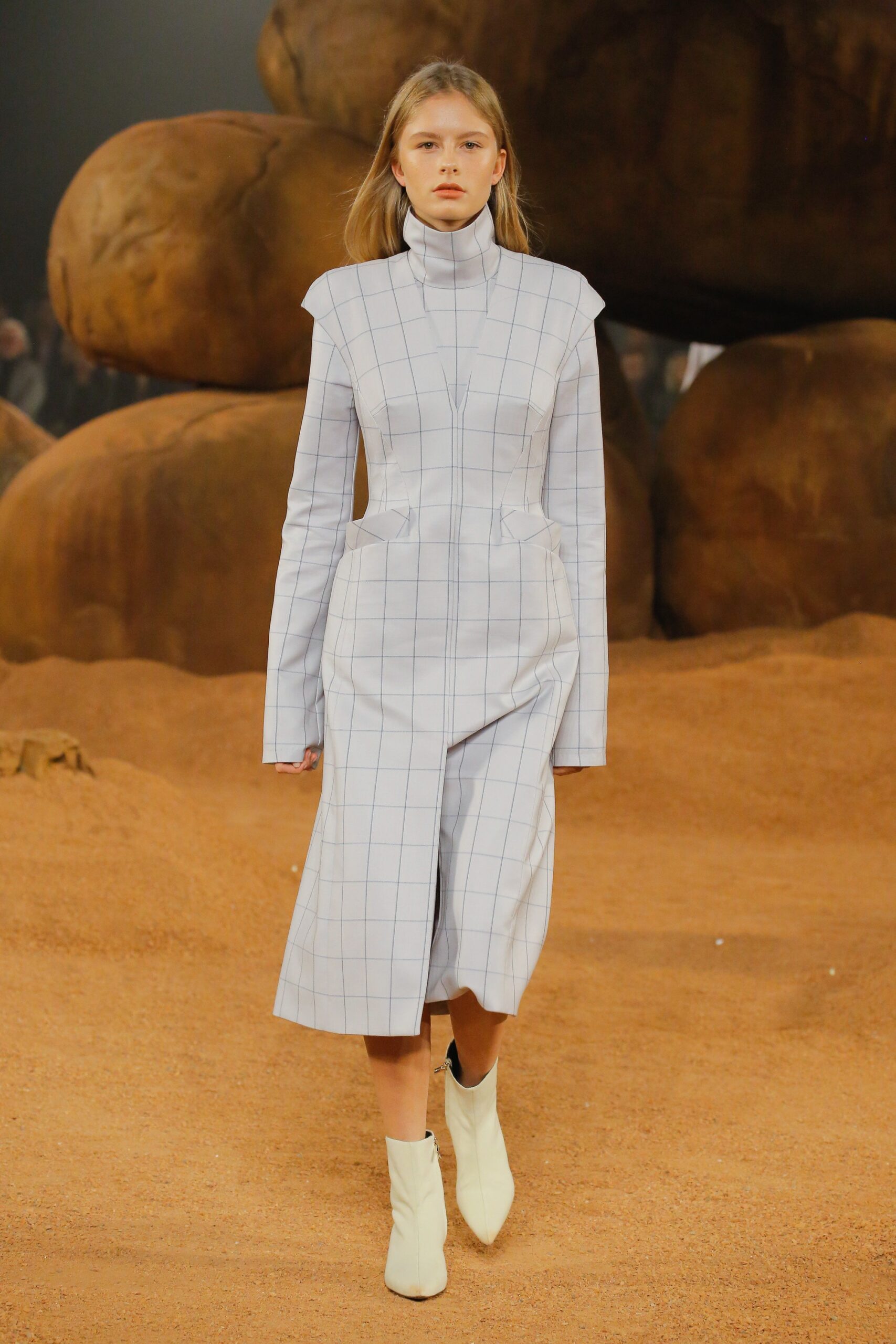 Camilla and Marc Resort 19 Look 381