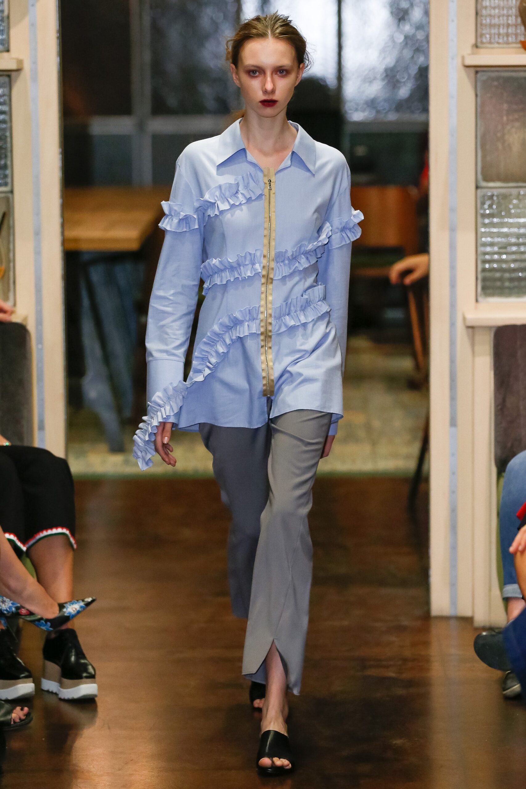 gray unknown slit pants